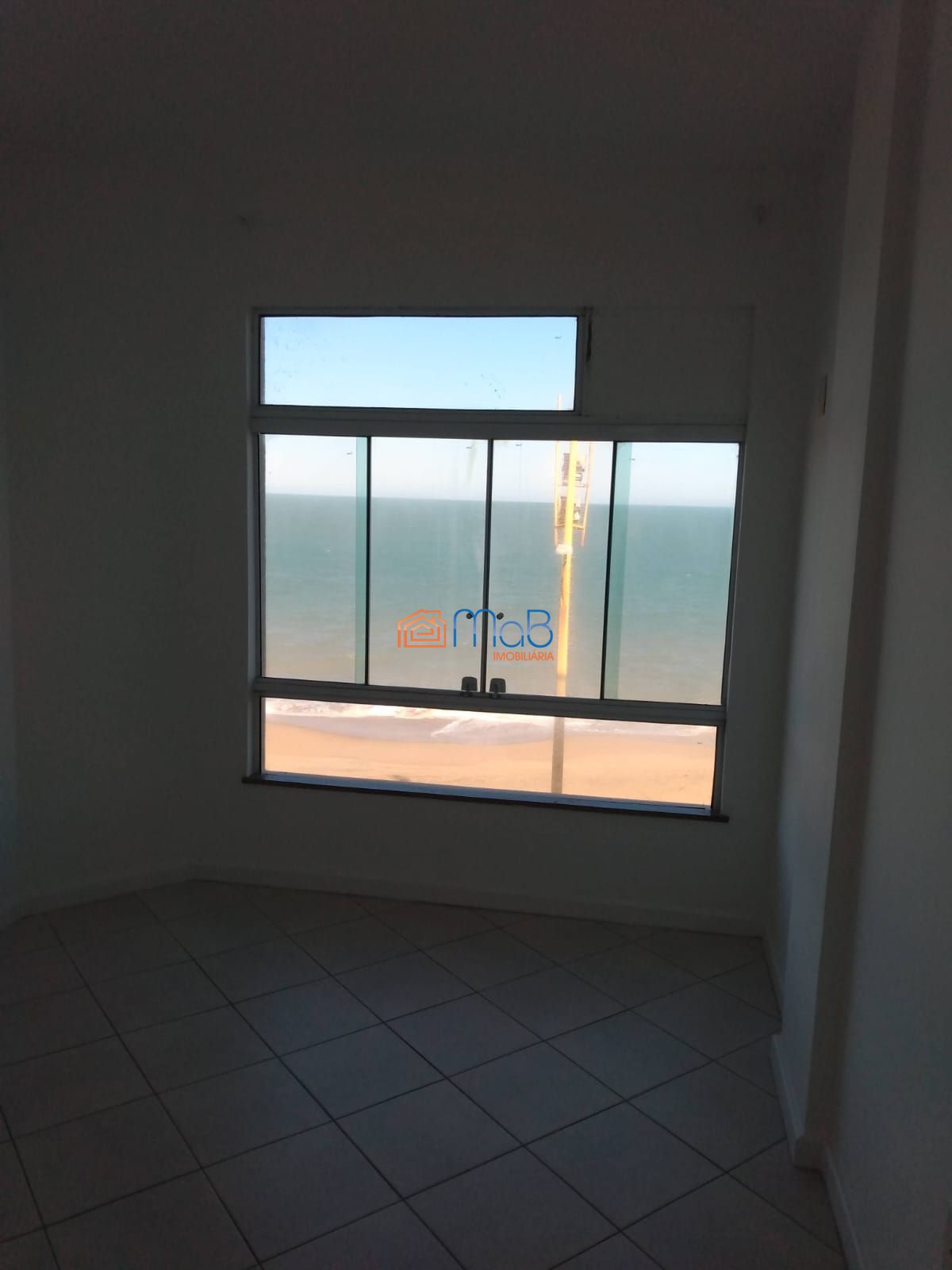 Apartamento com 120m², vista para o mar e 4 quartos sendo 01