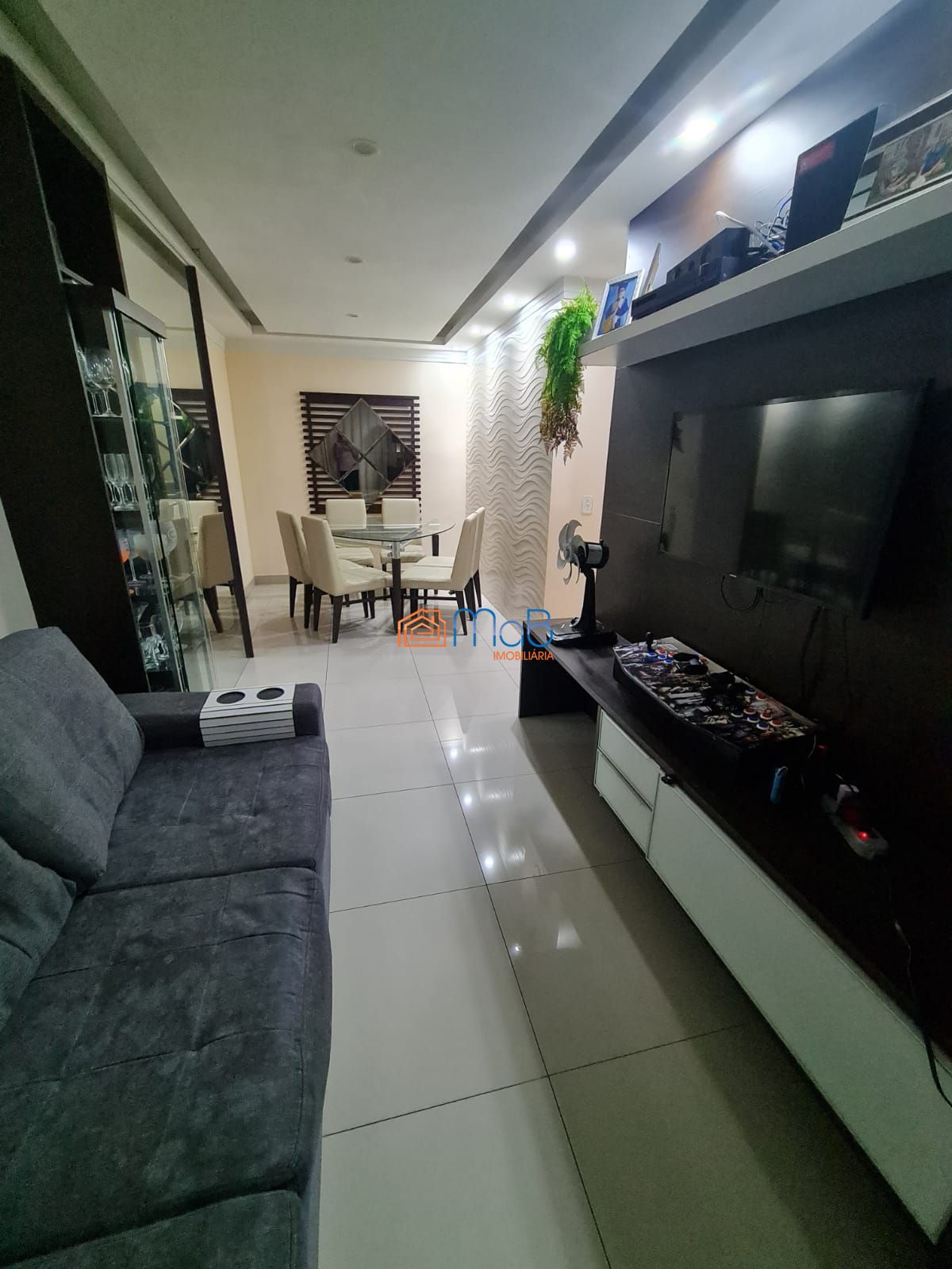 Apartamento 03 quartos com suíte e garagem.