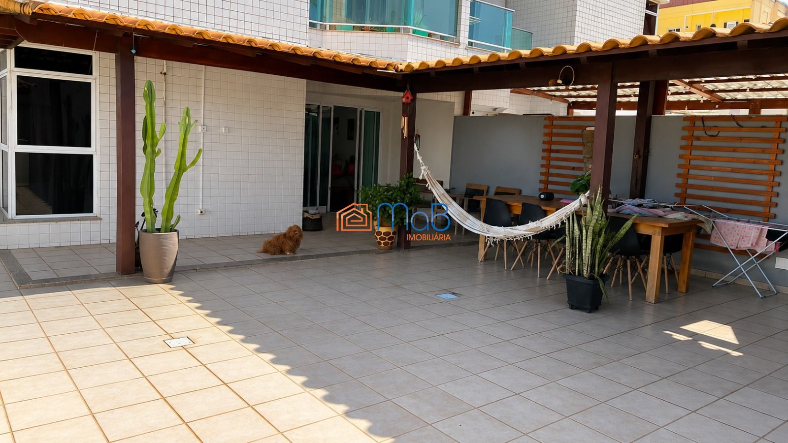 Apartamento garden à venda no riviera – 2 quartos (1 suíte), área externa e 2 va