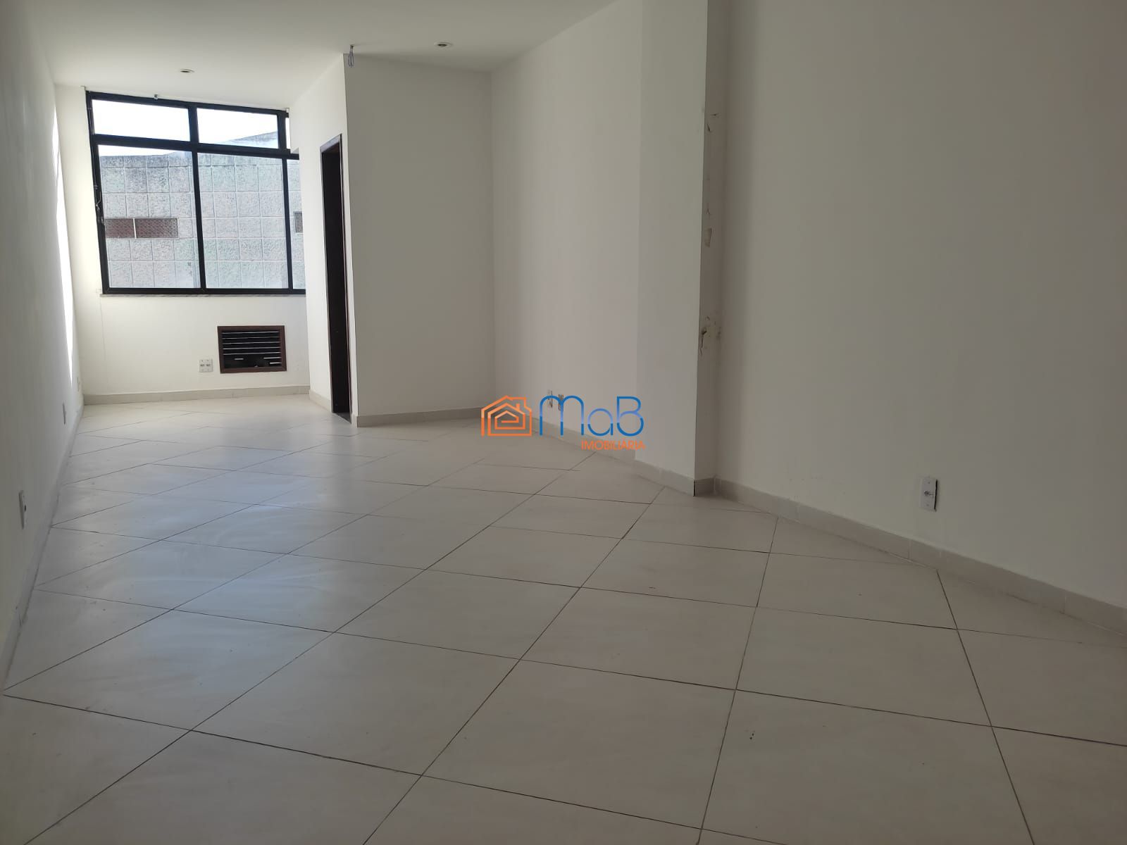 Conjunto Comercial-Sala para alugar com 1 quarto, 27m² - Foto 1