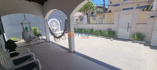 Casa à venda com 4 quartos, 250m² - Foto 2