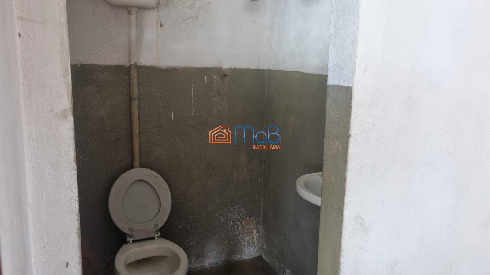 Casa Com Sobrado, Terraço e Kitnets no Visconde