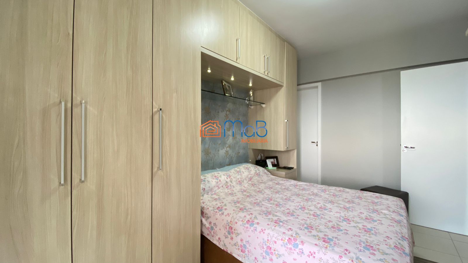 Apartamento à venda com 2 quartos, 70m² - Foto 17