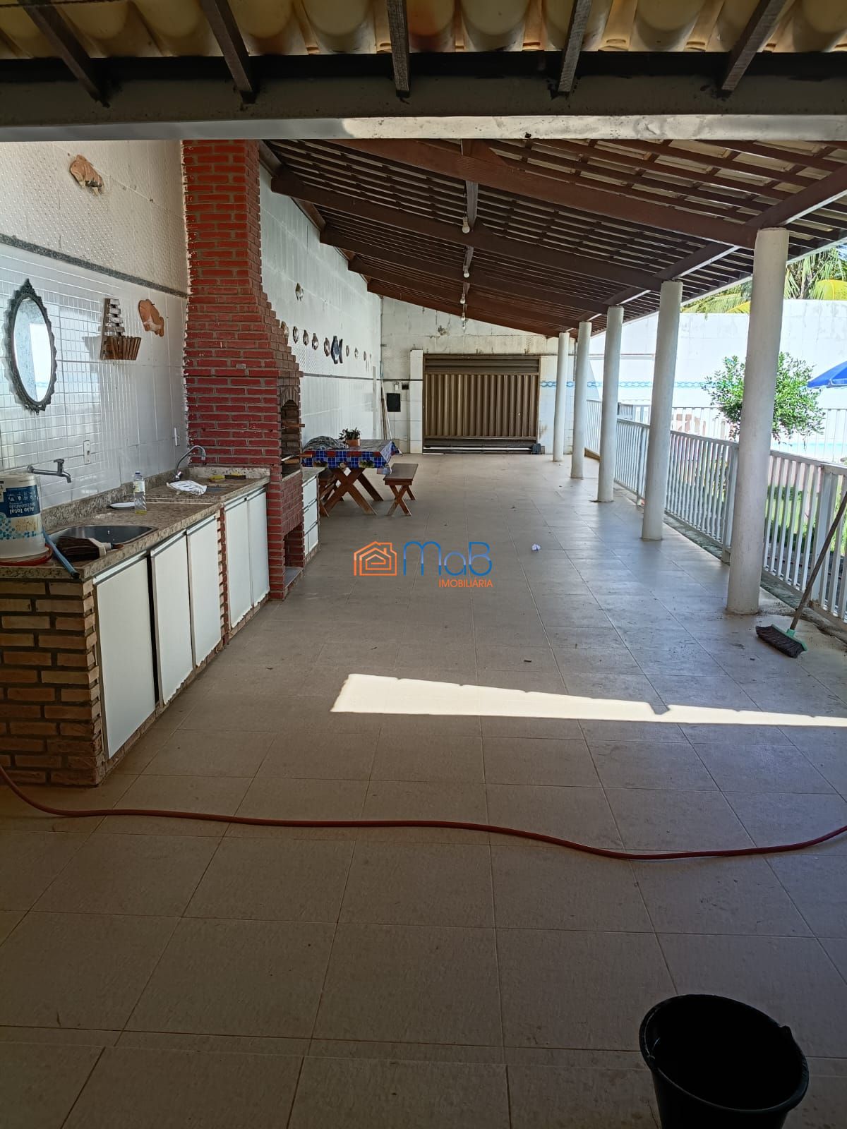 Casa ampla com piscina na zona de expansão – robalo apenas 1