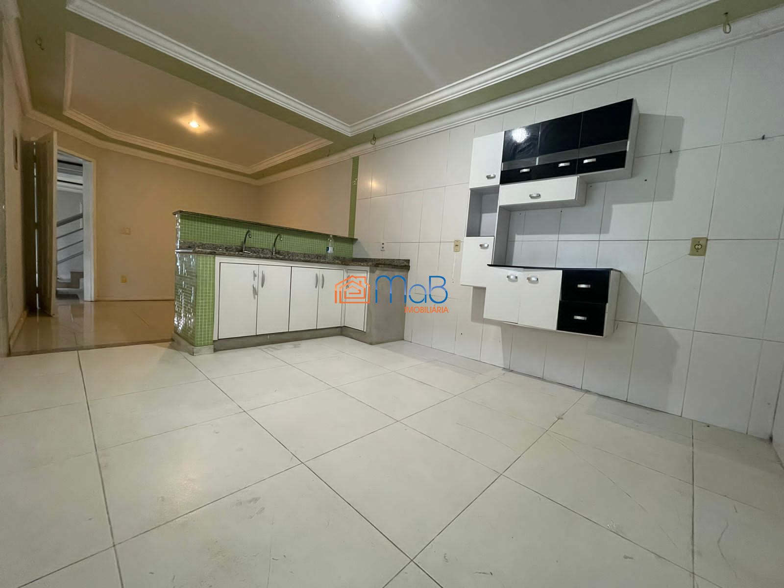 Casa à venda com 4 quartos, 200m² - Foto 9