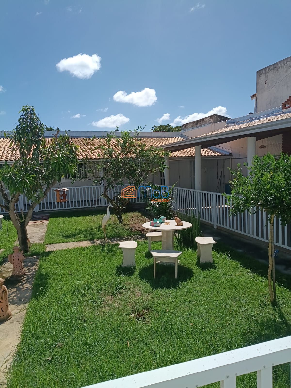 Casa ampla com piscina na zona de expansão – robalo apenas 1