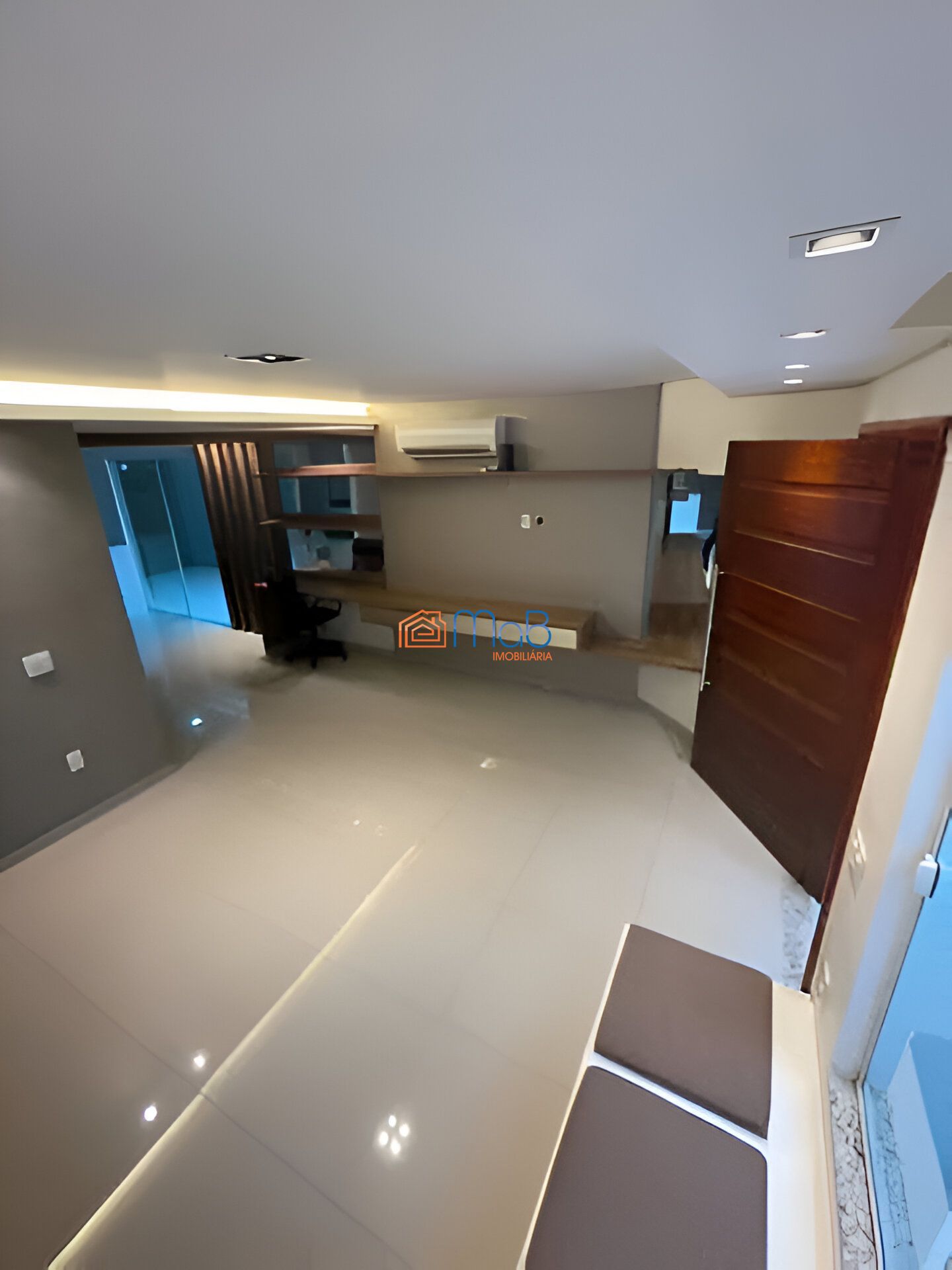 Apartamento à venda com 3 quartos, 112m² - Foto 2