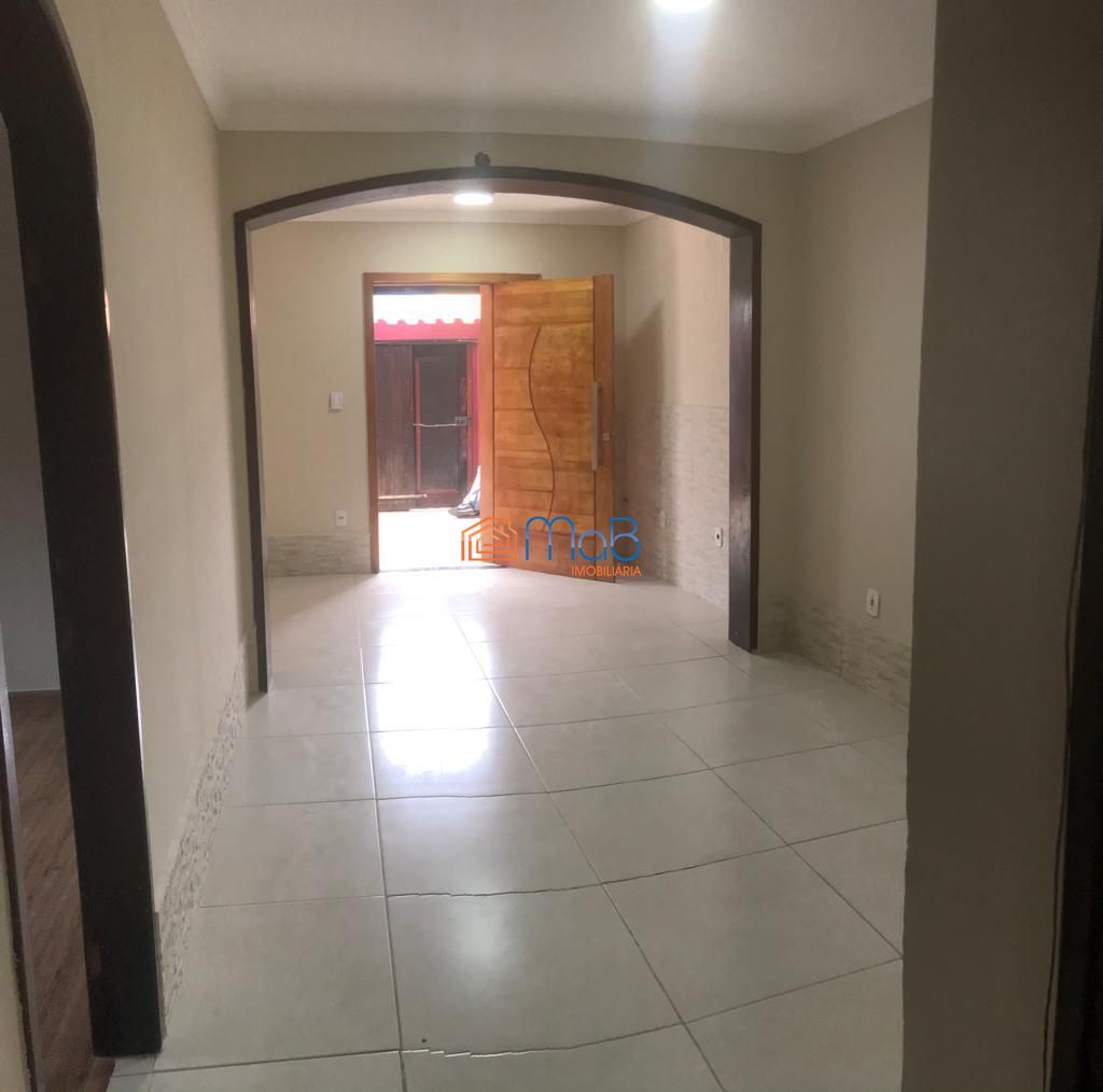 Casa à venda com 3 quartos, 242m² - Foto 4