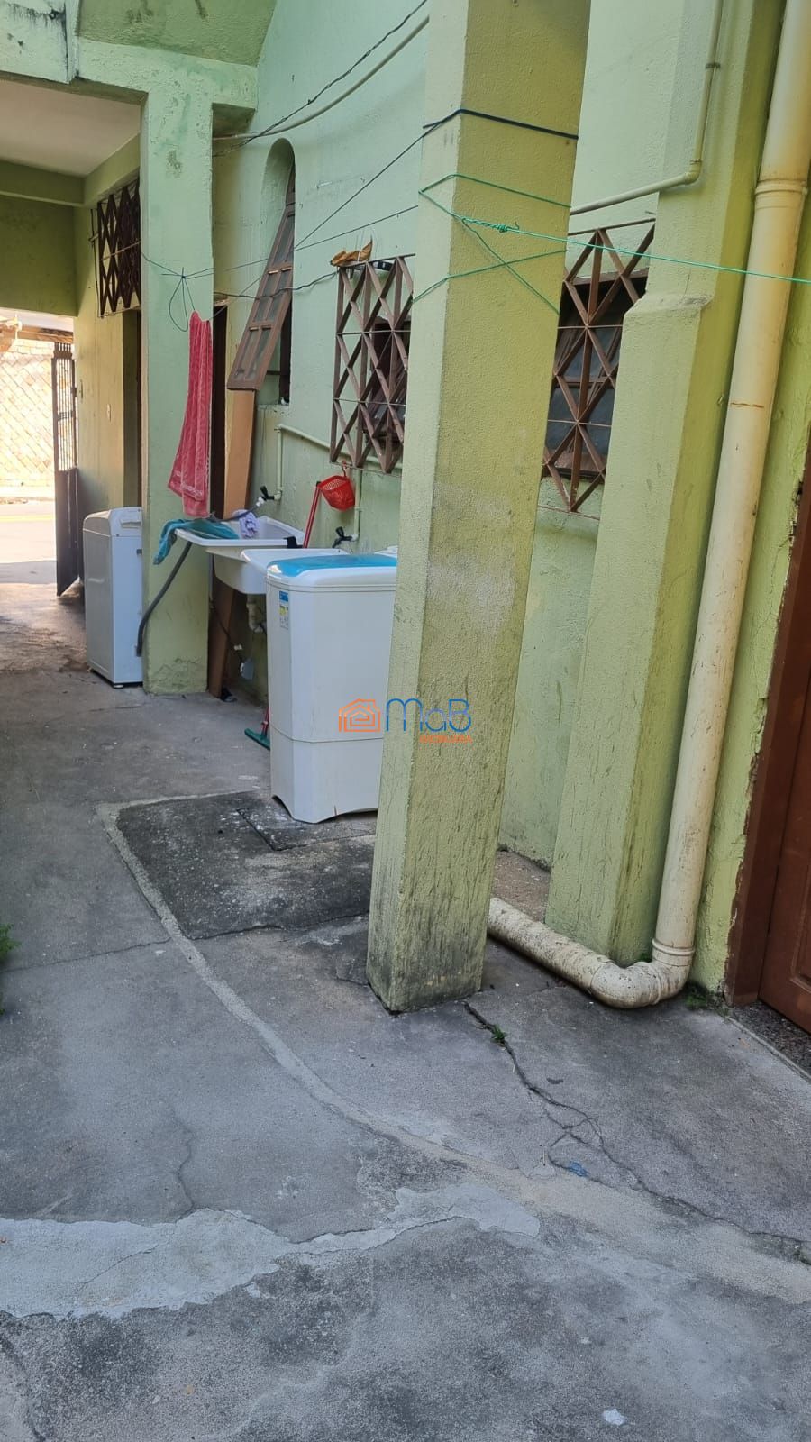 Casa Com Sobrado, Terraço e Kitnets no Visconde