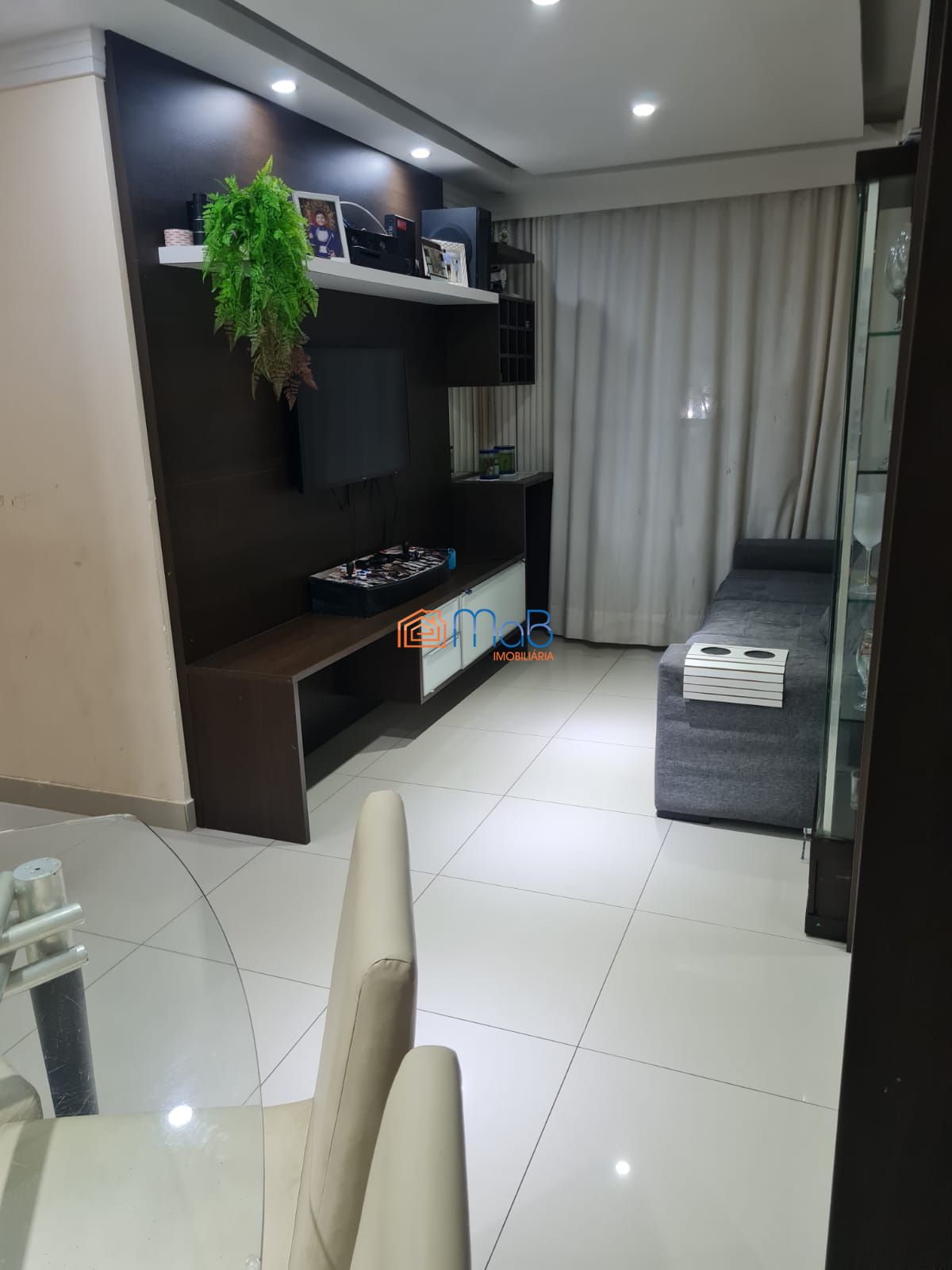 Apartamento 03 quartos com suíte e garagem.