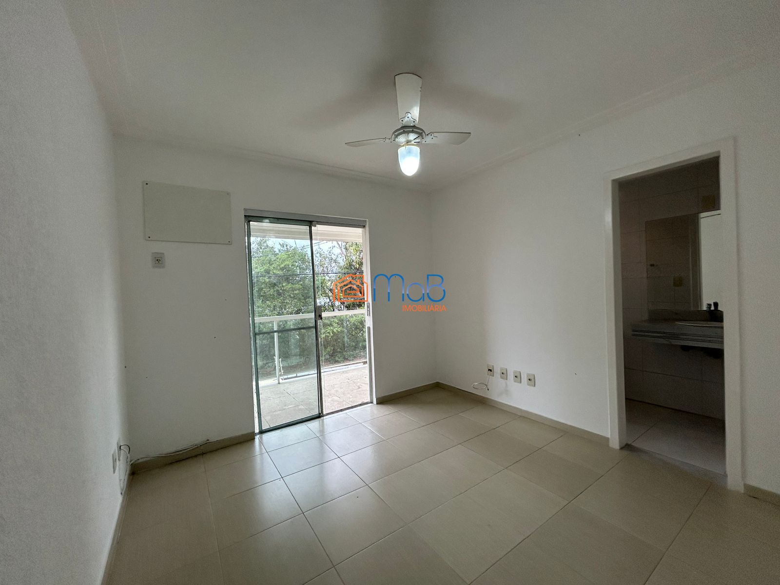 Casa espaçosa de 3 quartos com terraço, vista pra Lagoa e Área de Lazer Completa