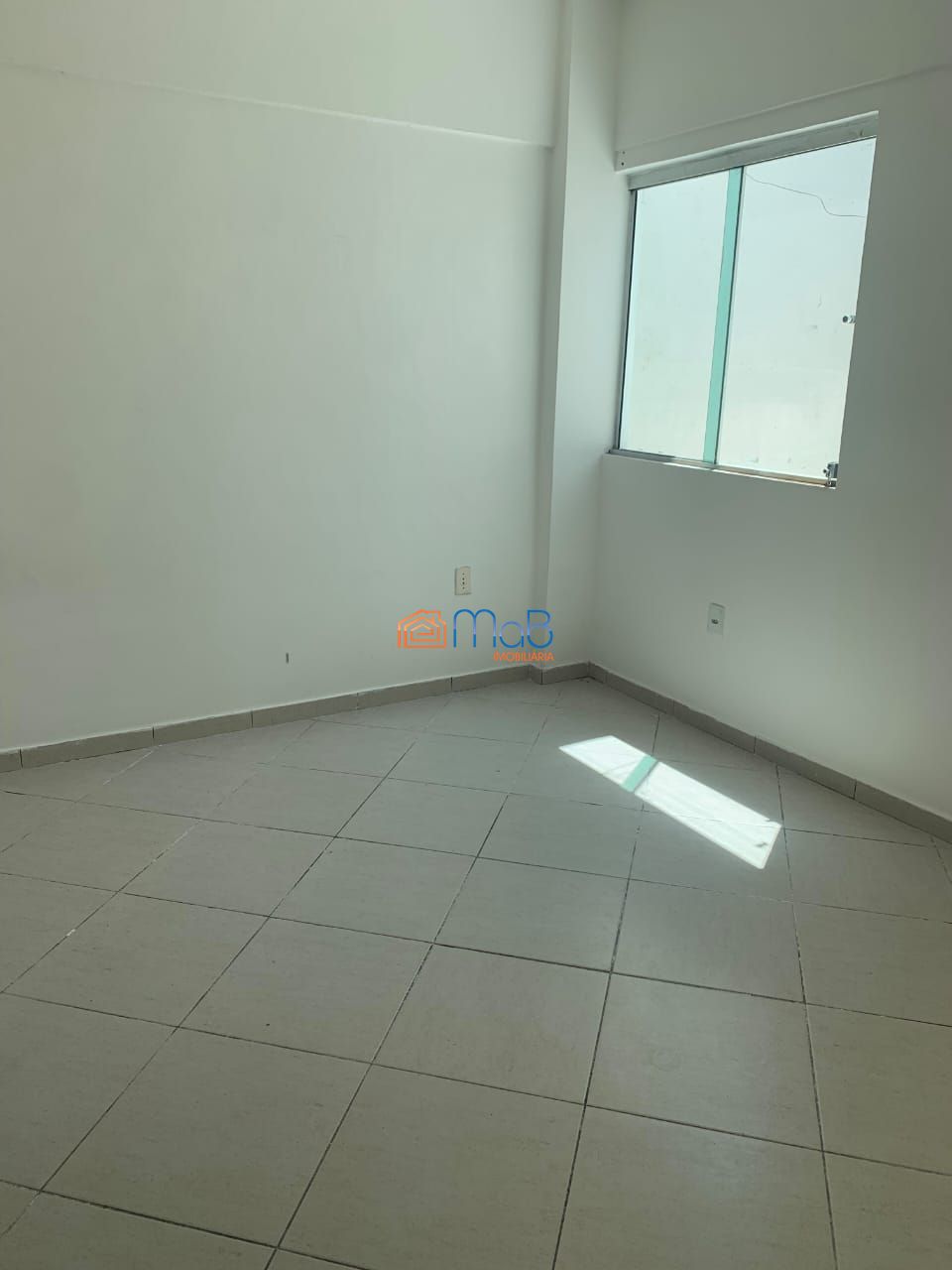 Excelente apartamento com 02 quartos no cajueiros