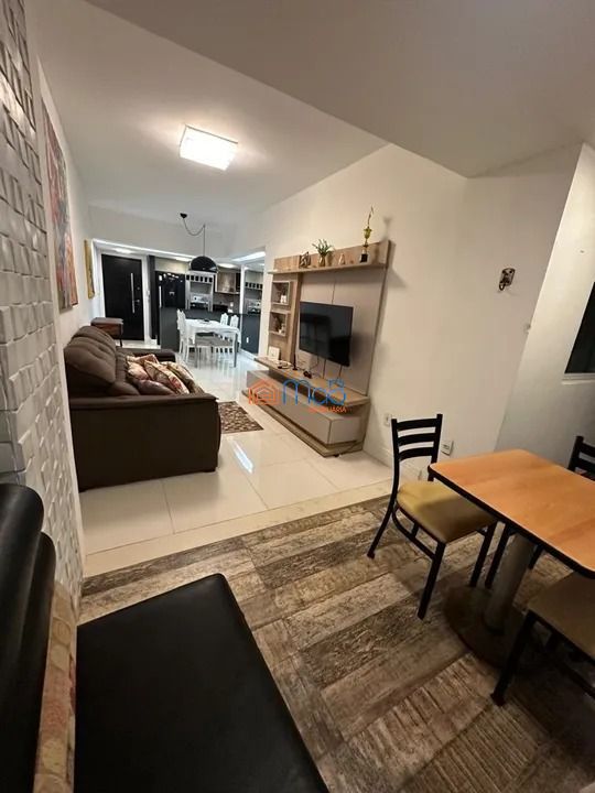 Apartamento à venda com 2 quartos, 70m² - Foto 2