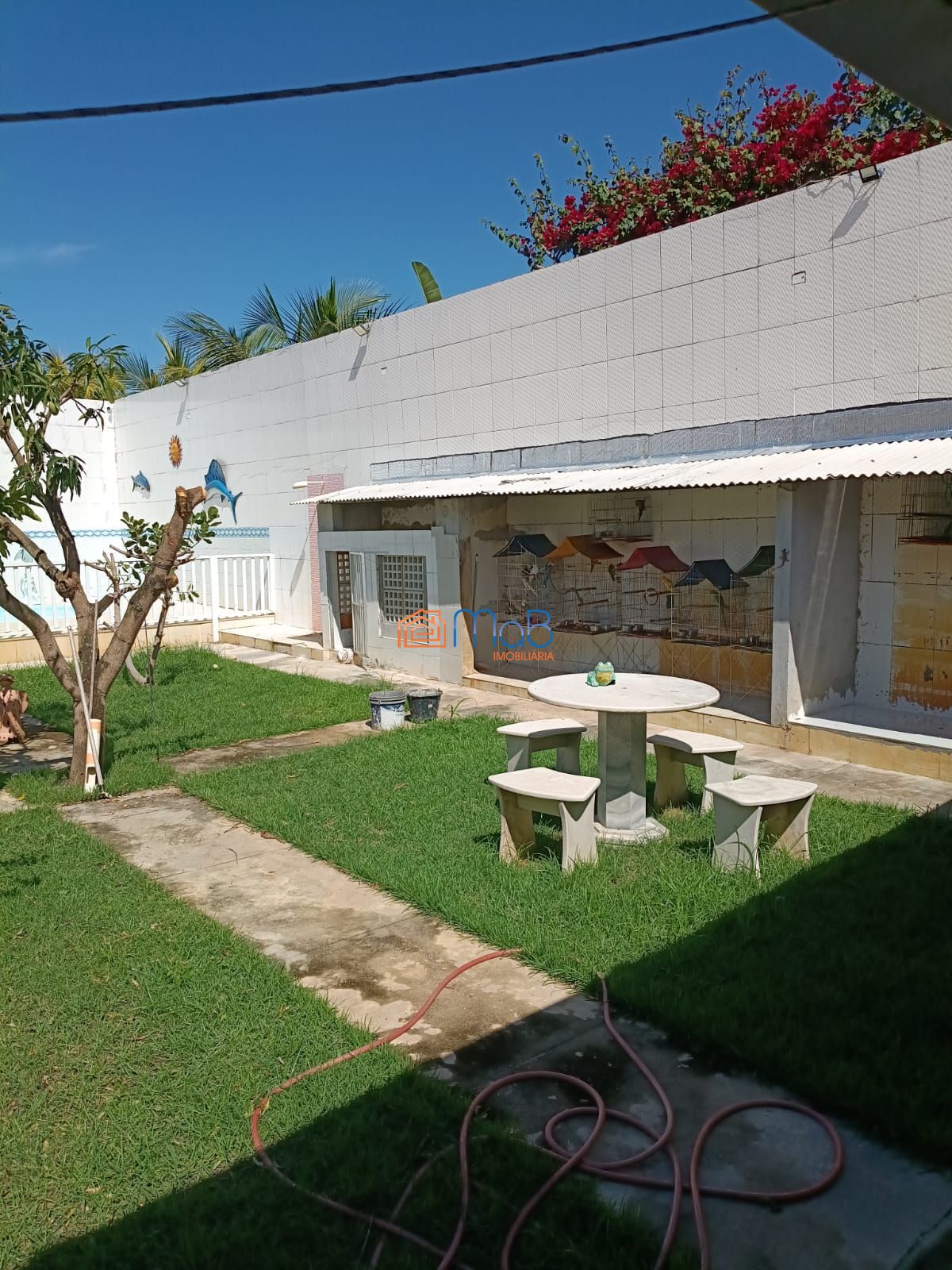 Casa ampla com piscina na zona de expansão – robalo apenas 1