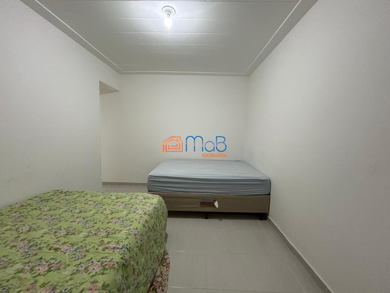 Apartamento mobiliado com 2 quartos no cond. Sítio das garça