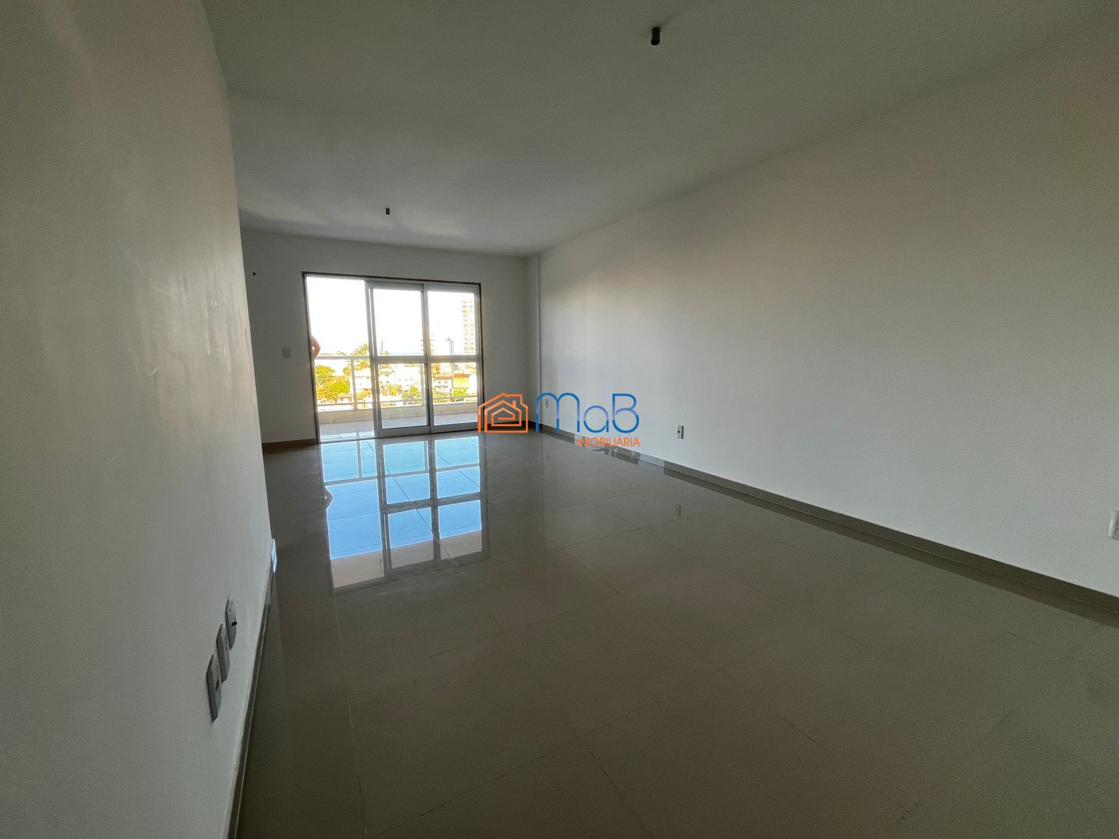 Apartamento à venda com 3 quartos, 105m² - Foto 4