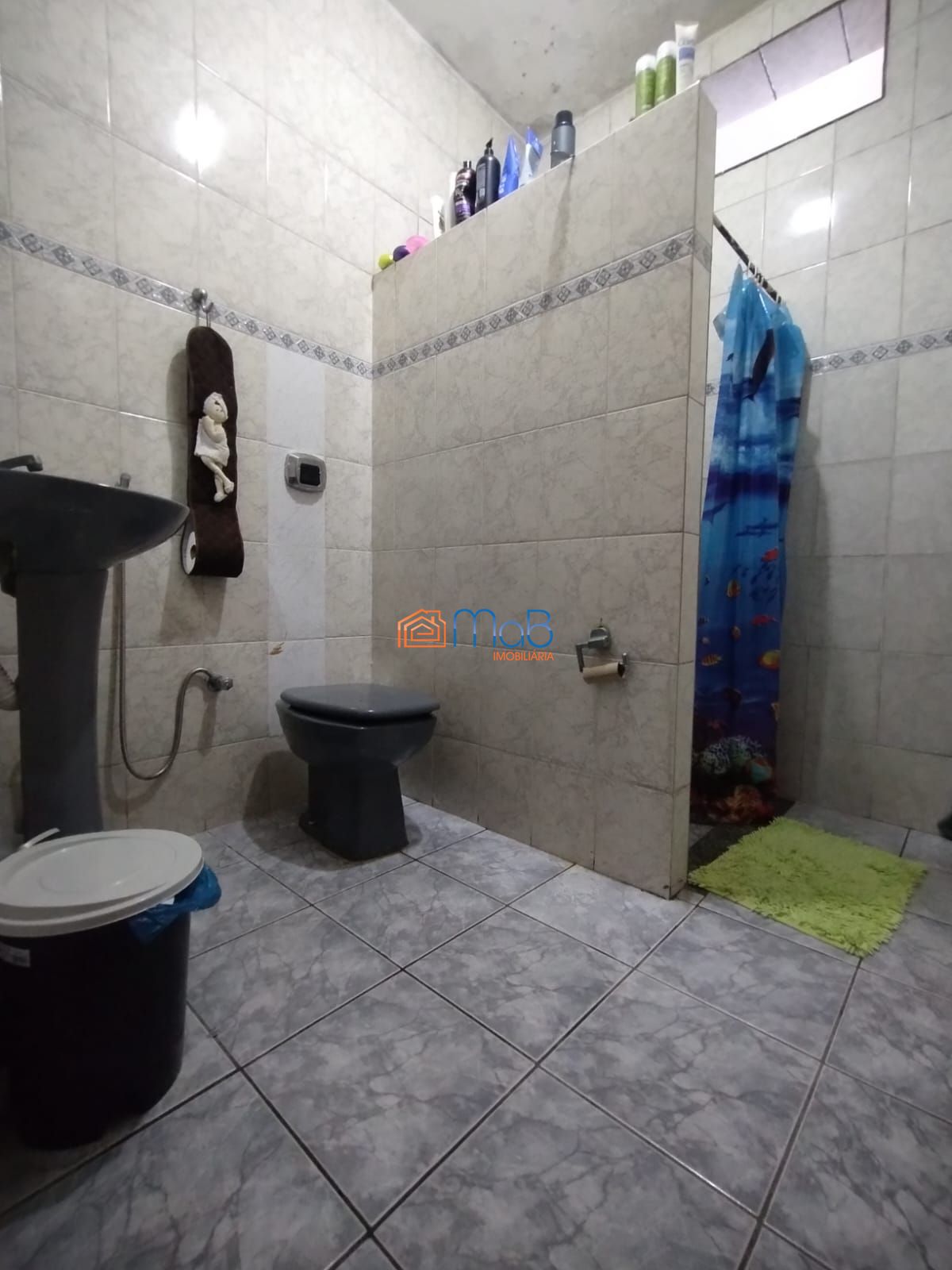 Incrível Casa de 3 Andares à Venda!
