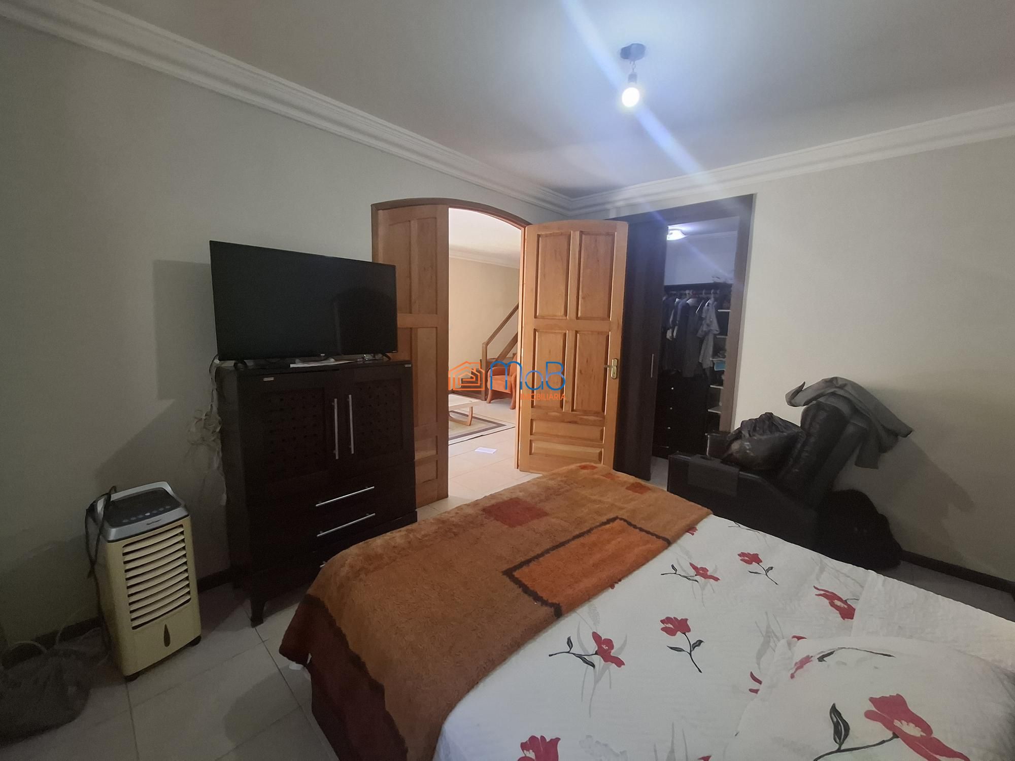 Casa, 6 quartos, 250 m² - Foto 9