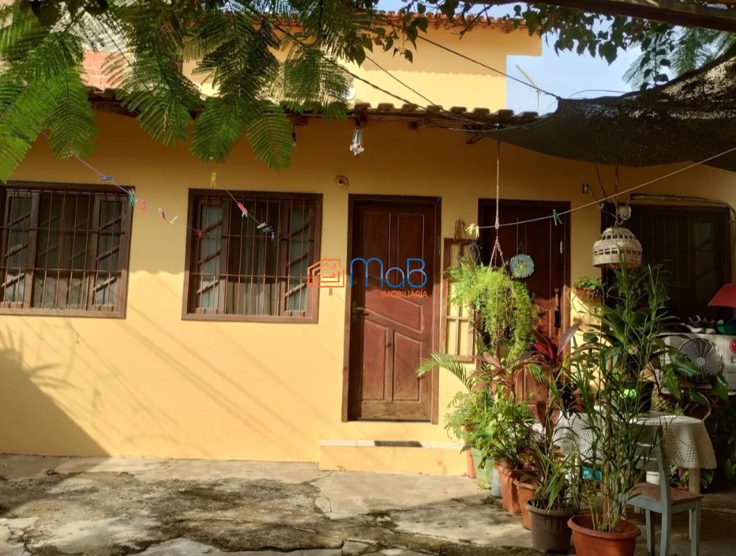 Excelente casa em área para investimento