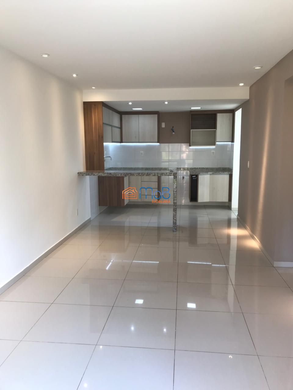 Apartamento à venda com 2 quartos, 63m² - Foto 1