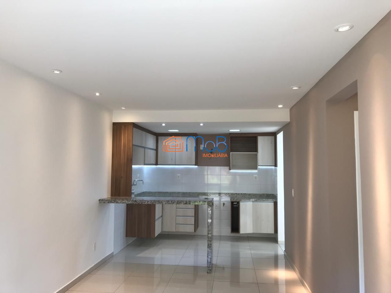 Apartamento à venda com 2 quartos, 63m² - Foto 2