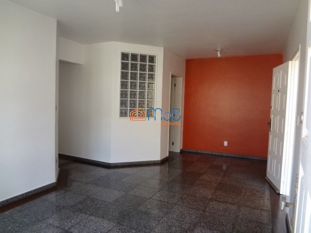 Apartamento à venda com 3 quartos, 77m² - Foto 3