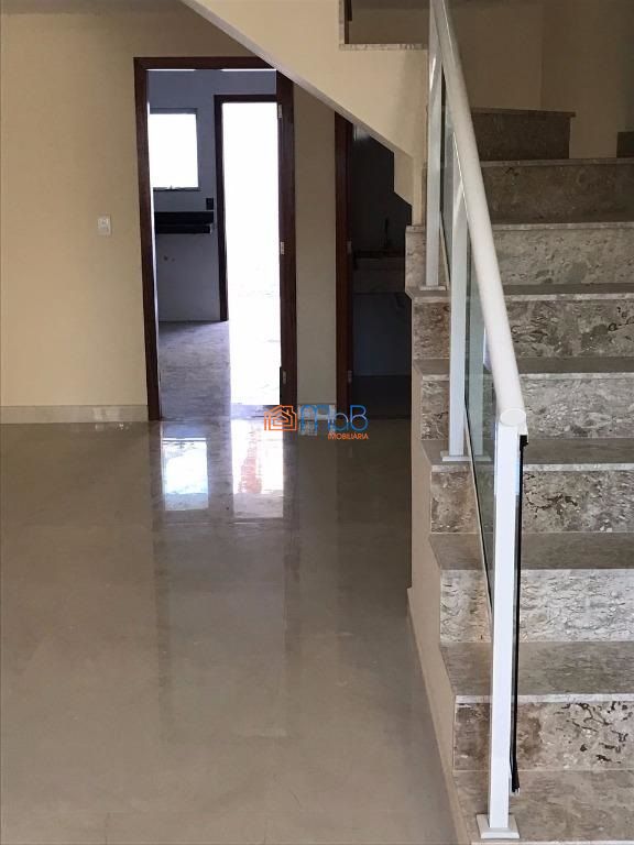 Apartamento à venda com 3 quartos, 161m² - Foto 2