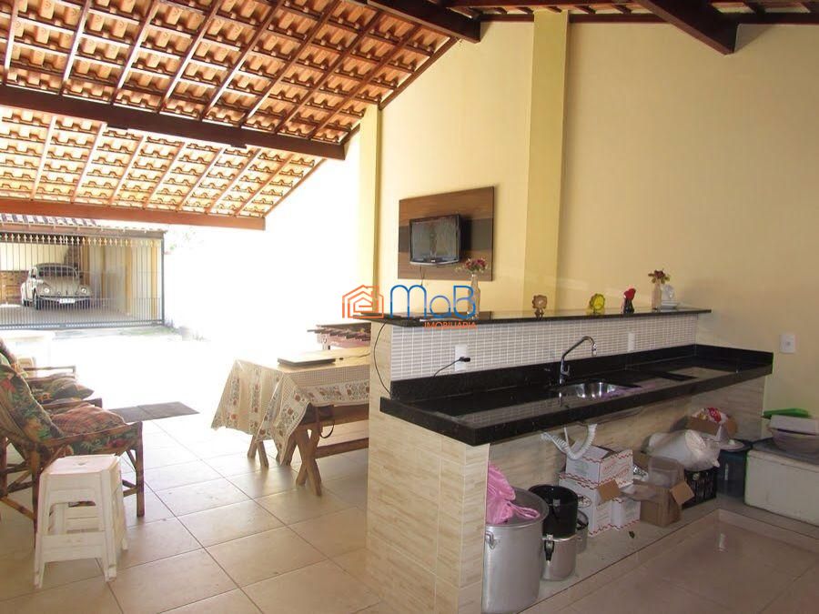 Excelente casa duplex com 02 qtos, sala, 03 vagas no bairro 
