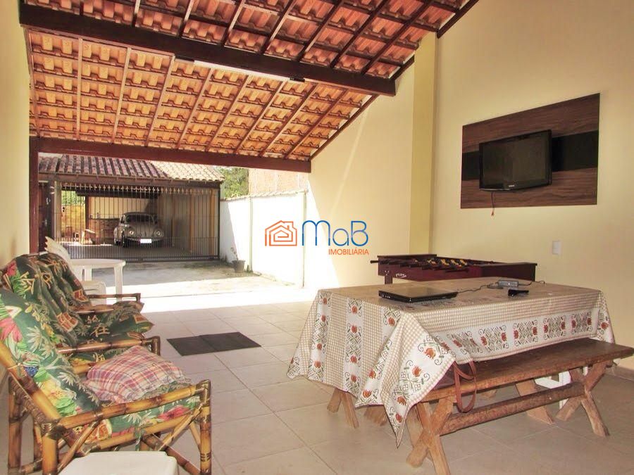 Casa à venda com 2 quartos, 180m² - Foto 1