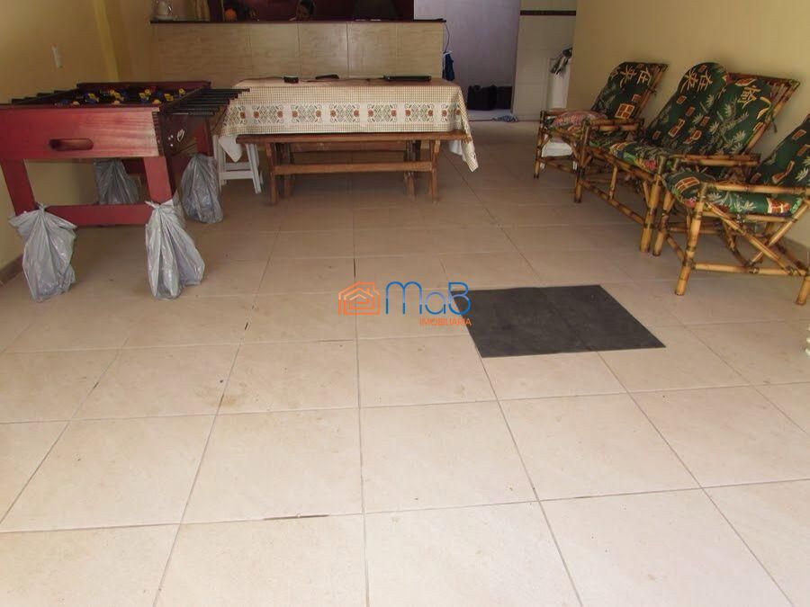 Excelente casa duplex com 02 qtos, sala, 03 vagas no bairro 
