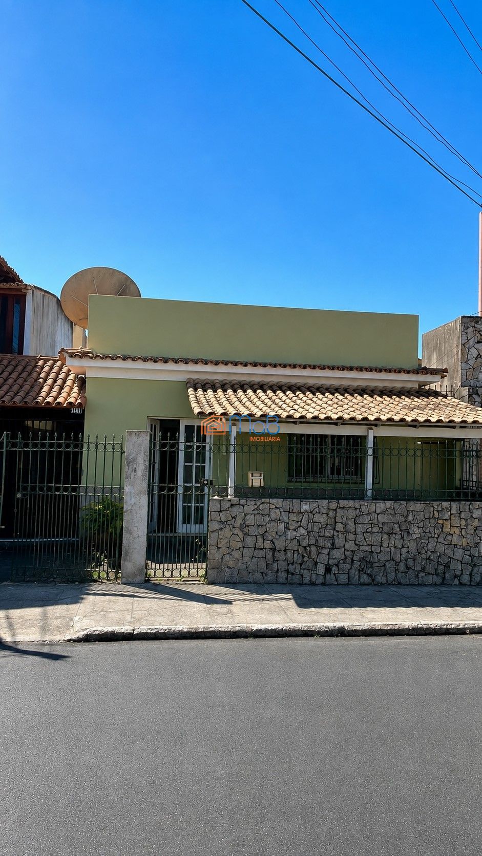 Casa linear com 3 quartos disponível para venda em Imbetiba.