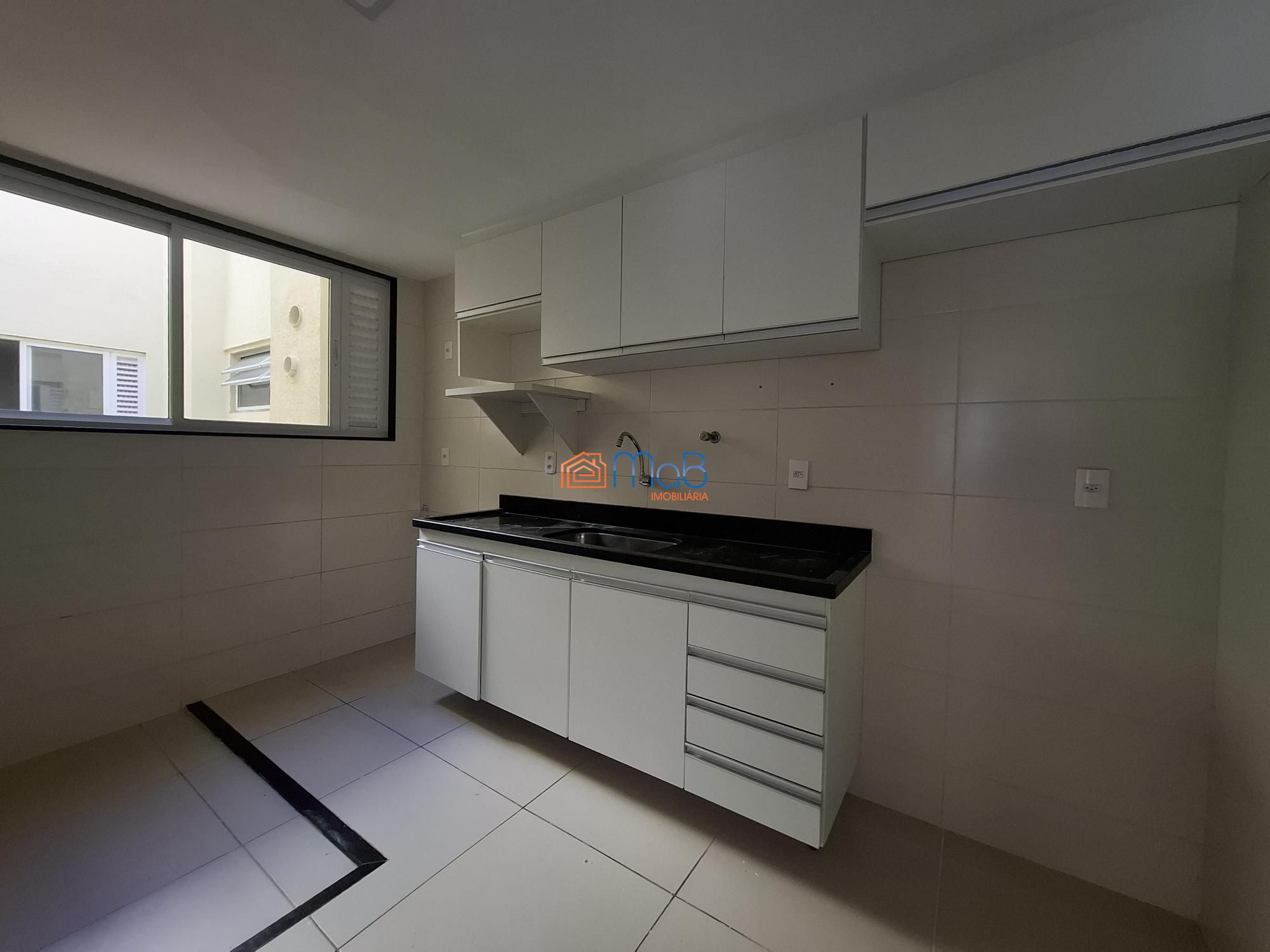 Excelente apartamento nos cavaleiros