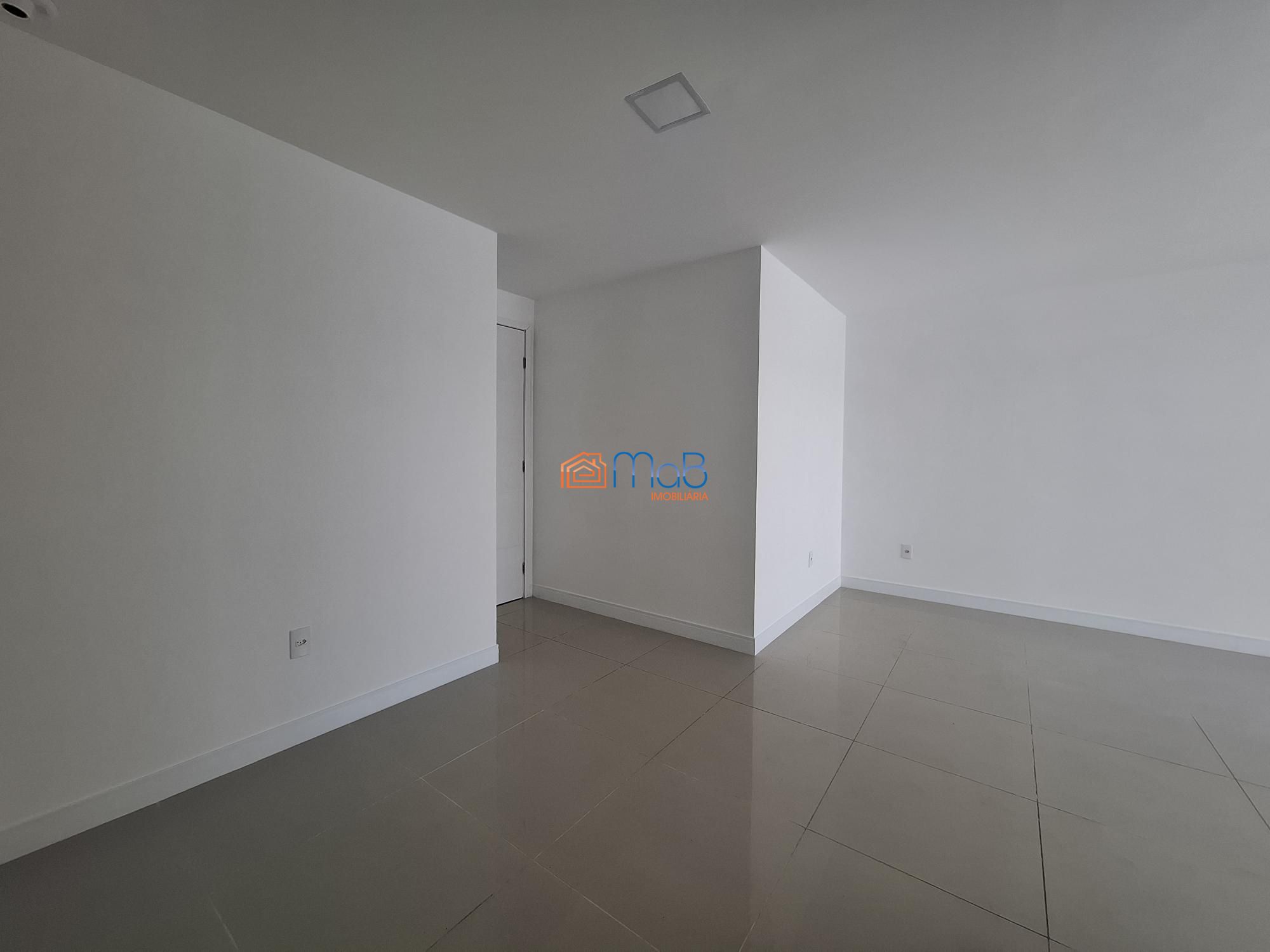 Excelente apartamento nos cavaleiros