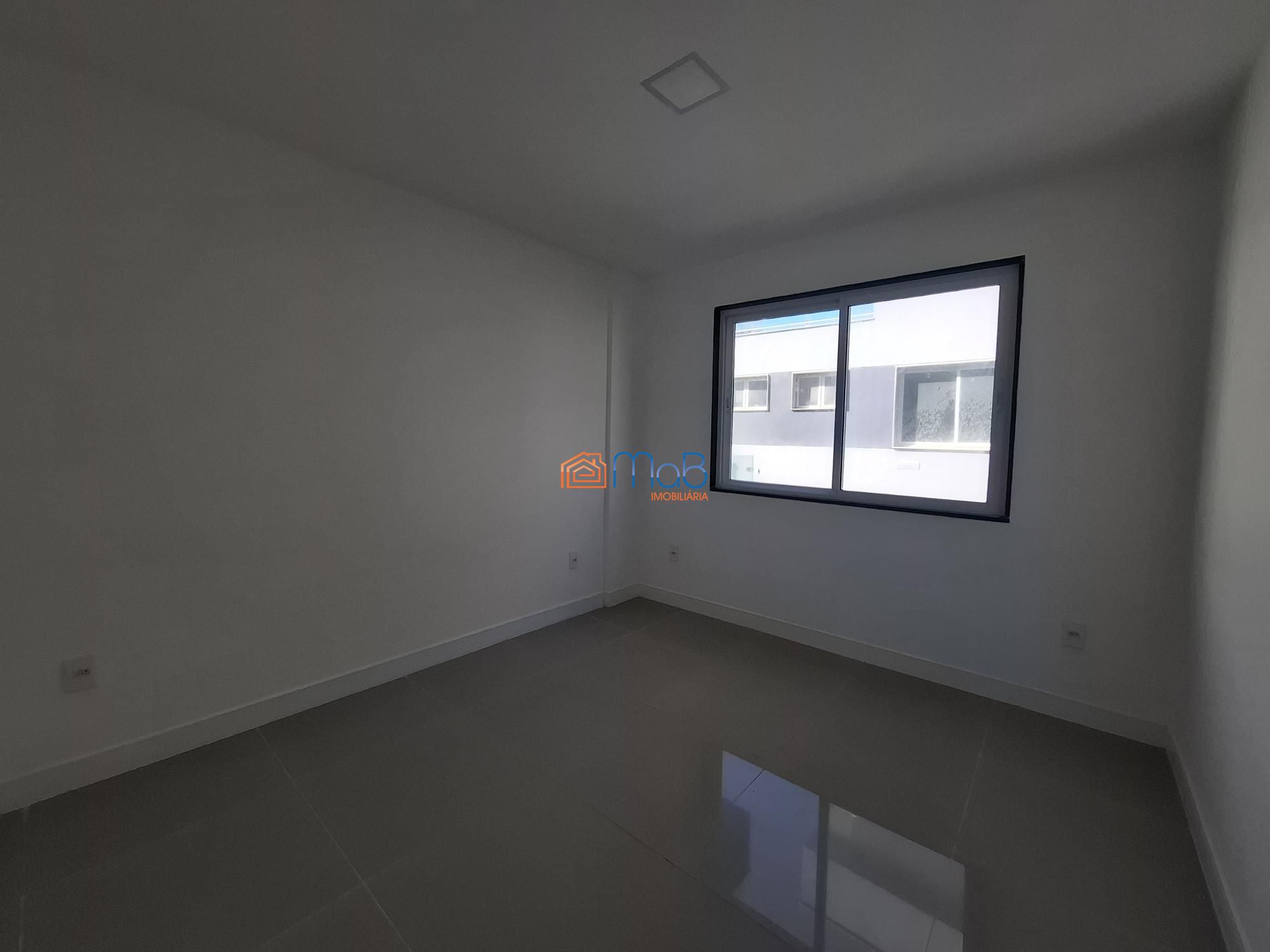 Excelente apartamento nos cavaleiros