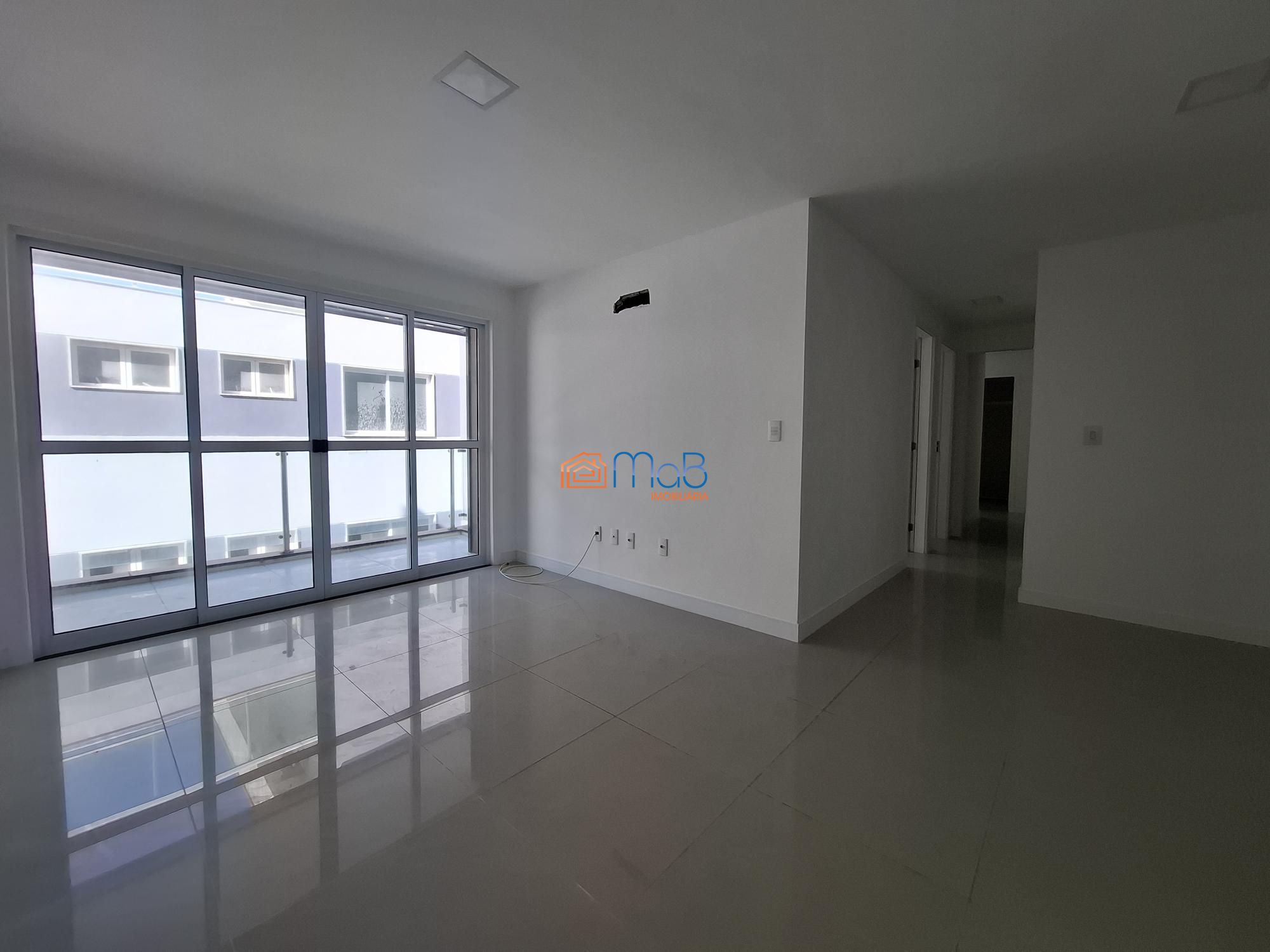Excelente apartamento nos cavaleiros