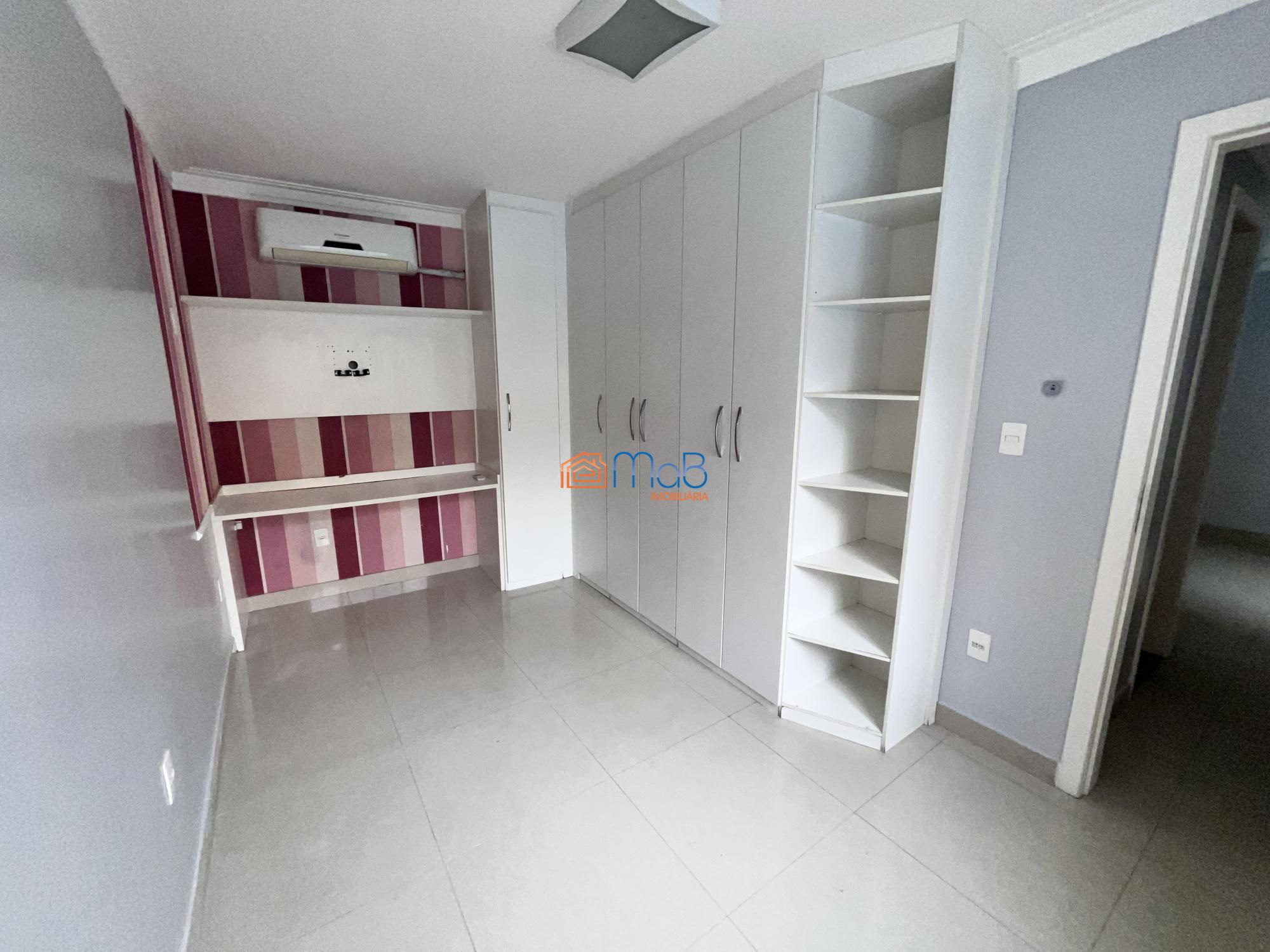 Casa à venda com 3 quartos, 206m² - Foto 17