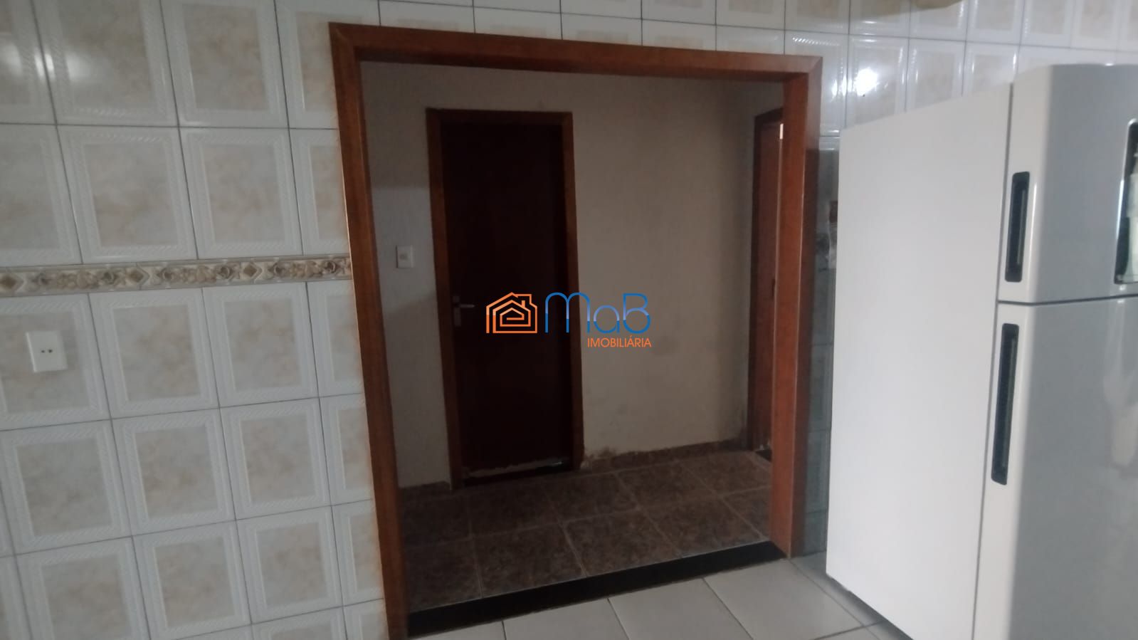 Casa + 3 Apartamentos com Renda de R$3.500/mês. Imóvel versátil para morar e inv