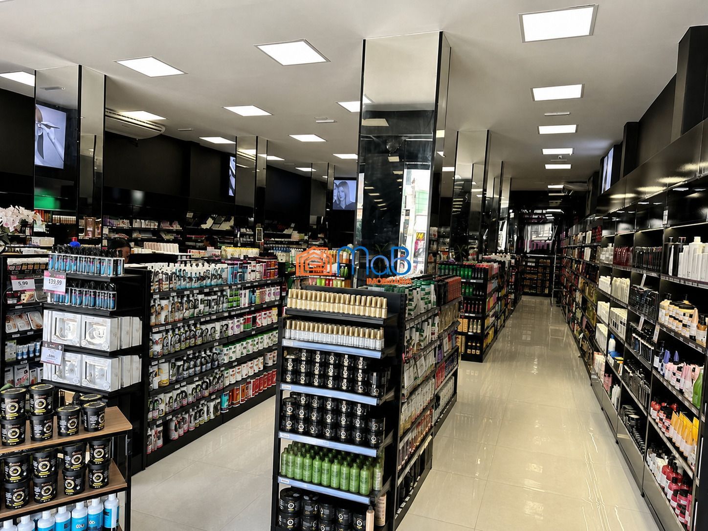 Excelente loja no Centro de Macaé – 240m² salão + 100m² estoque