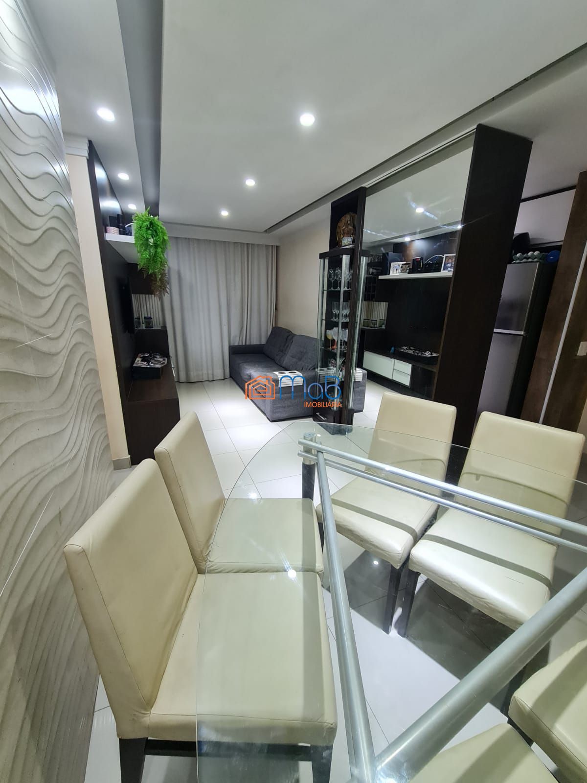 Apartamento 03 quartos com suíte e garagem.