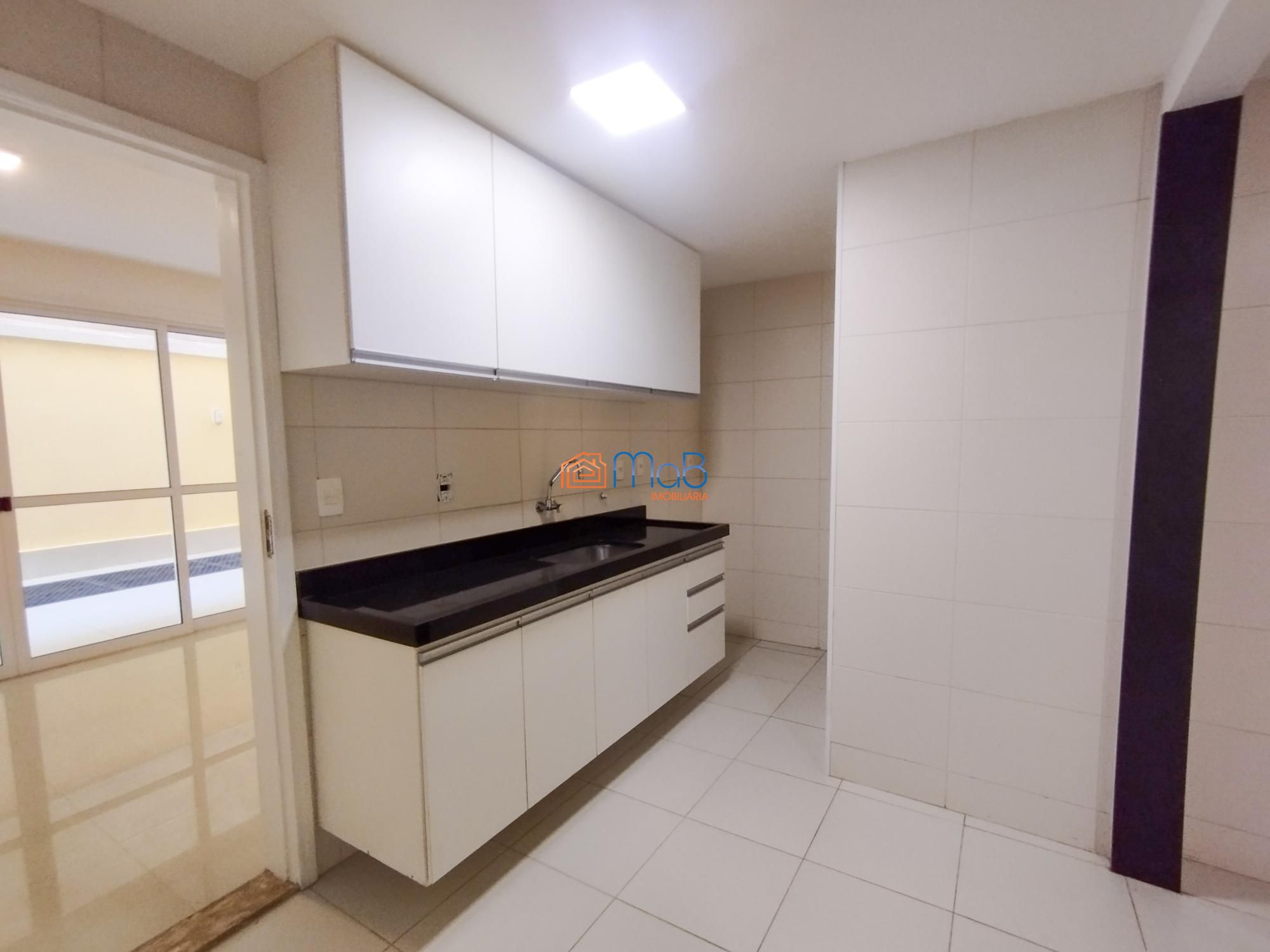 Apartamento à venda com 2 quartos, 78m² - Foto 3