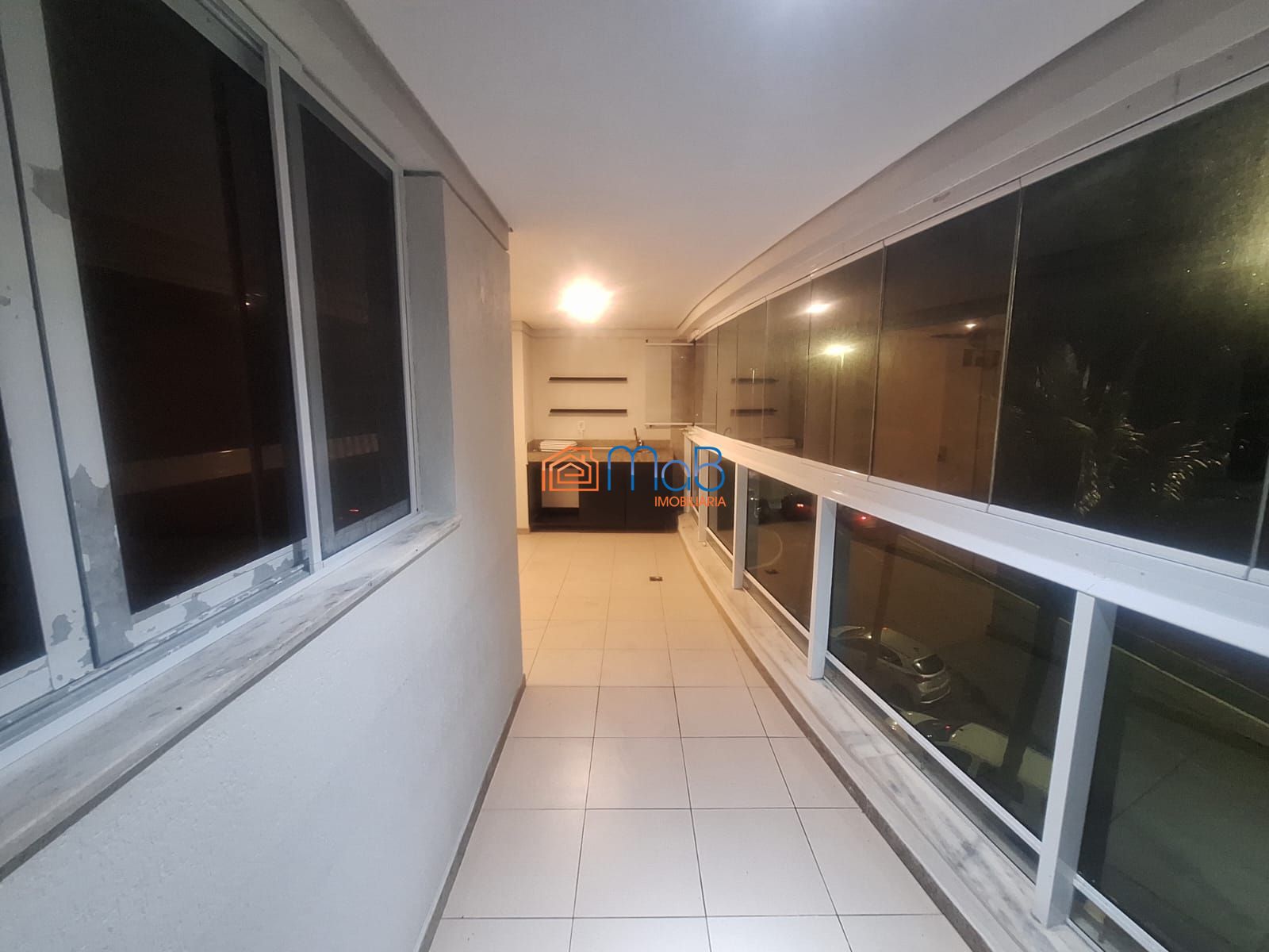 Apartamento de frente para o mar no condomínio costa esmeral