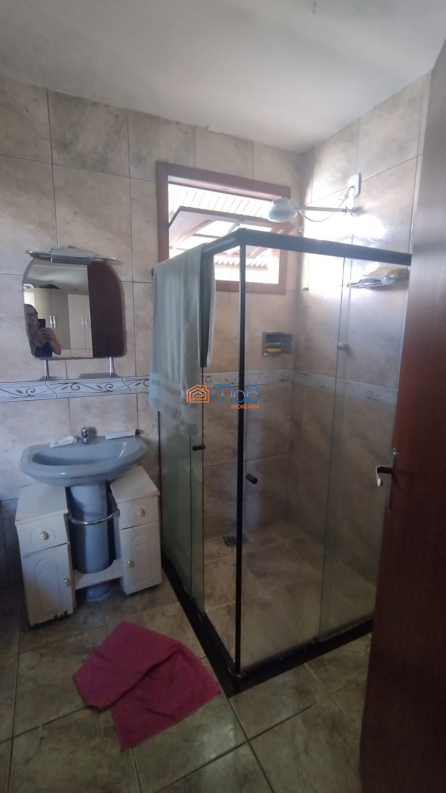 Casa 3 apartamentos com renda de R$3.500/mês. Imóvel versáti
