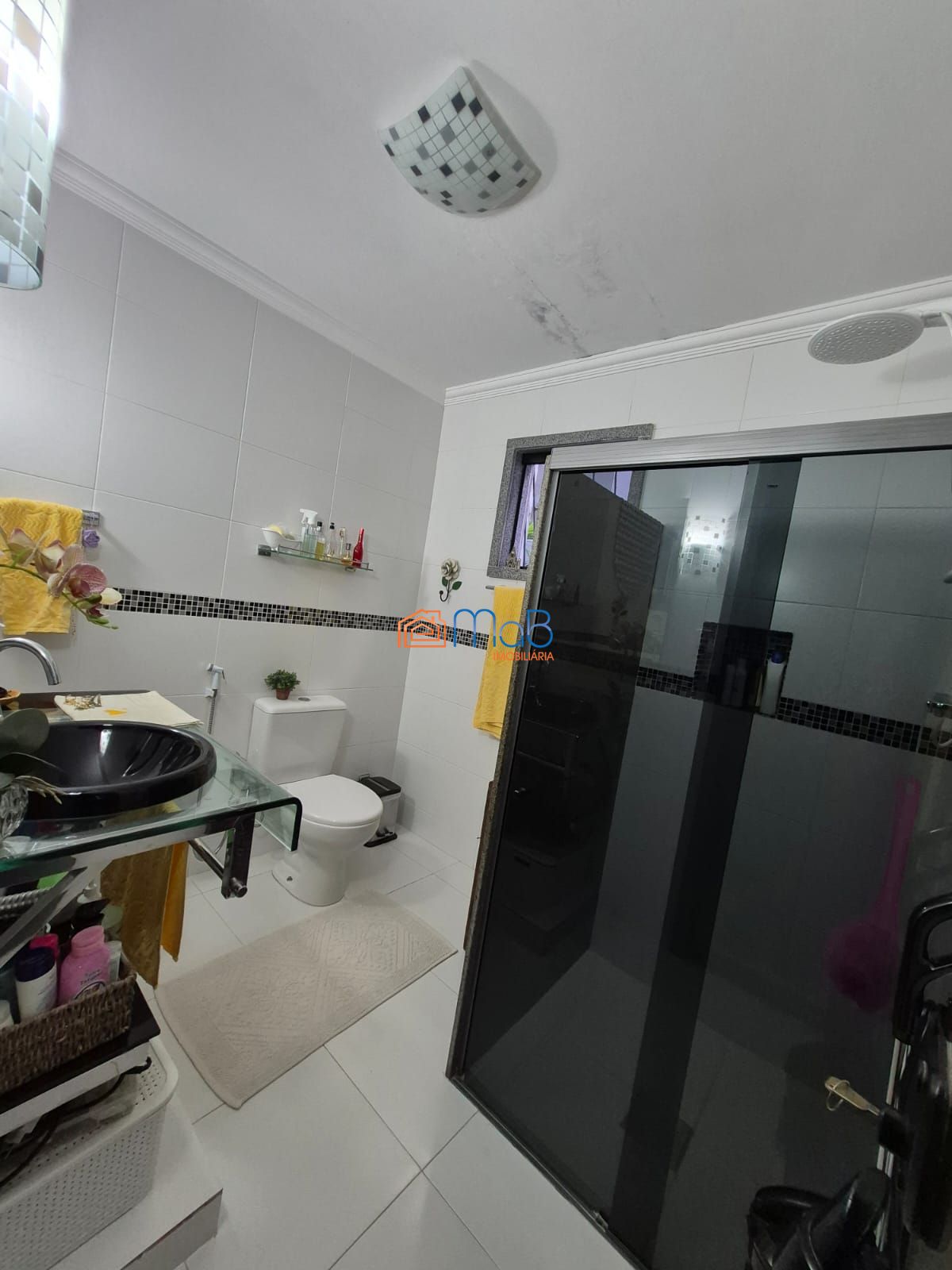 Casa de 310m² com Área Gourmet Completa e 4 Quartos