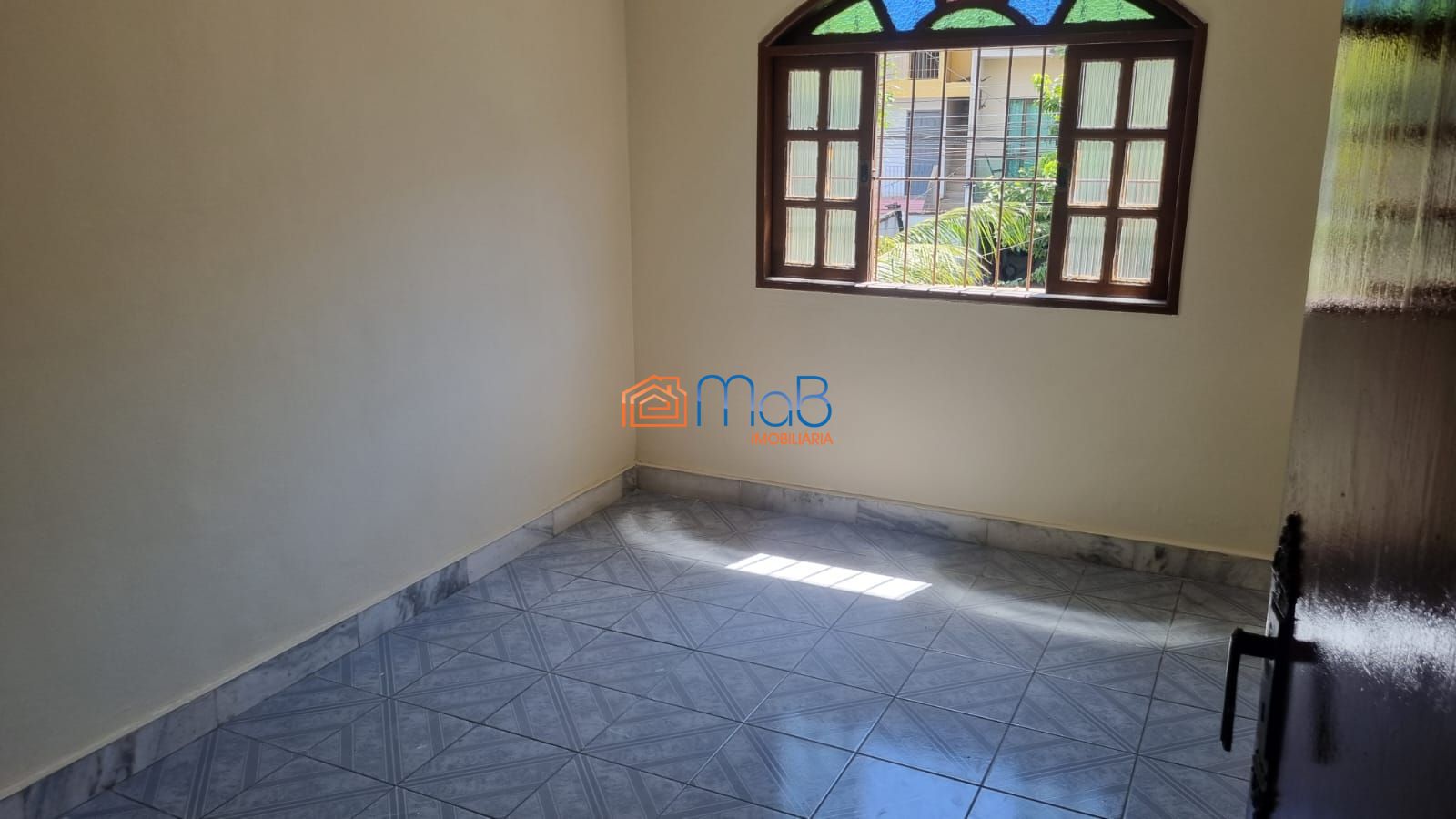 Casa Com Sobrado, Terraço e Kitnets no Visconde