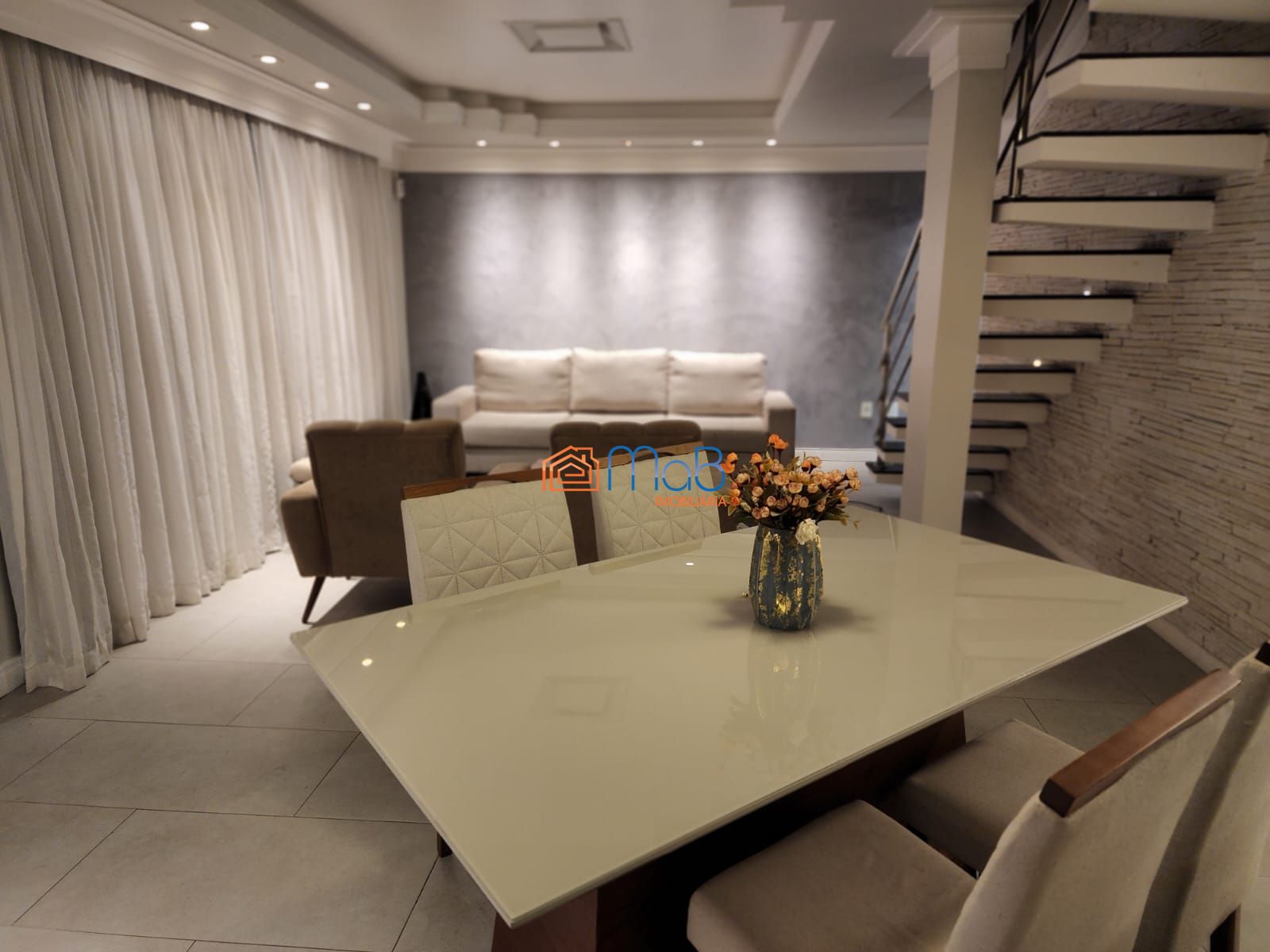 Linda casa com 03 quartos a venda no jardim santo antônio