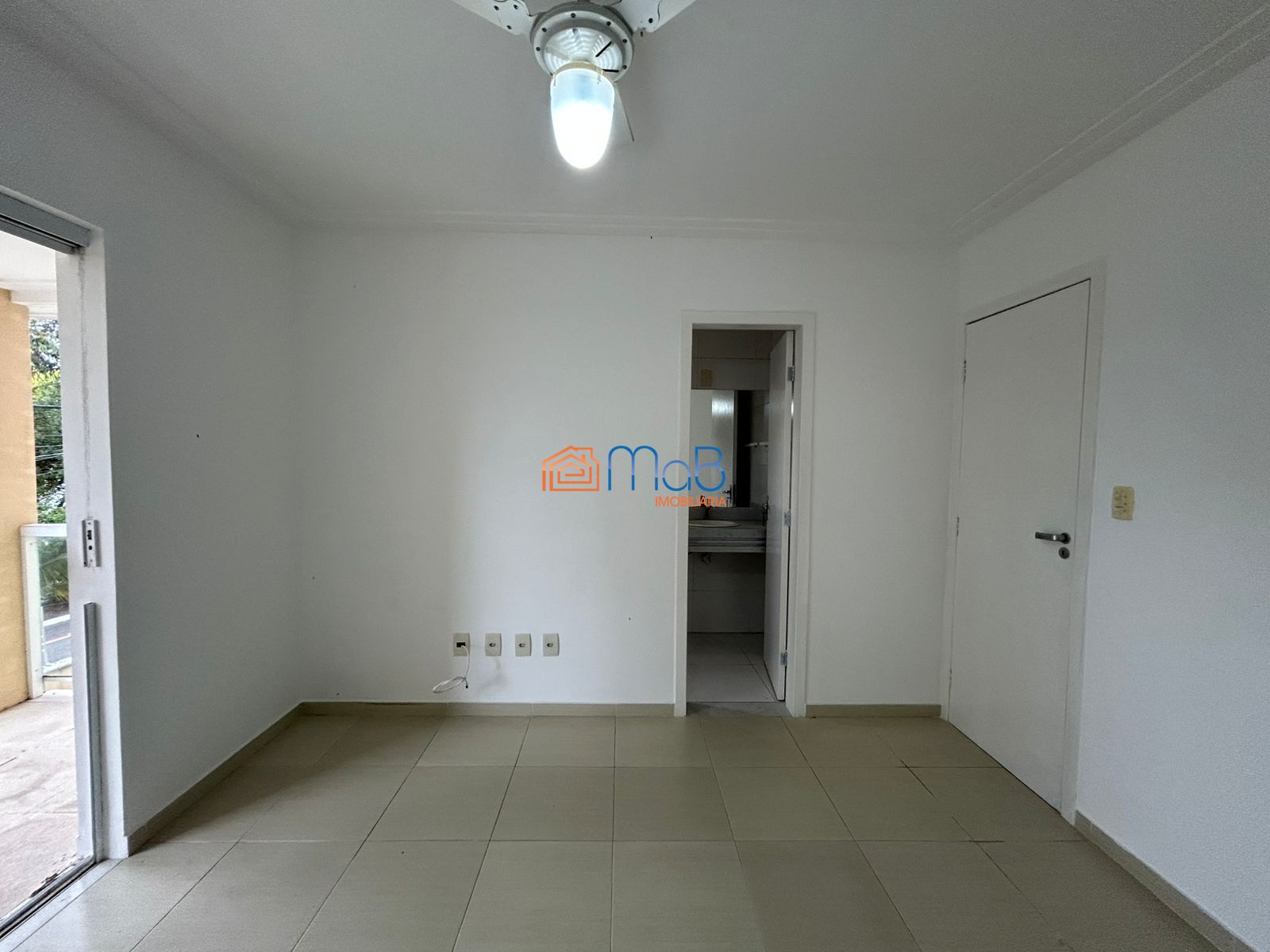 Casa espaçosa de 3 quartos com terraço, vista pra Lagoa e Área de Lazer Completa