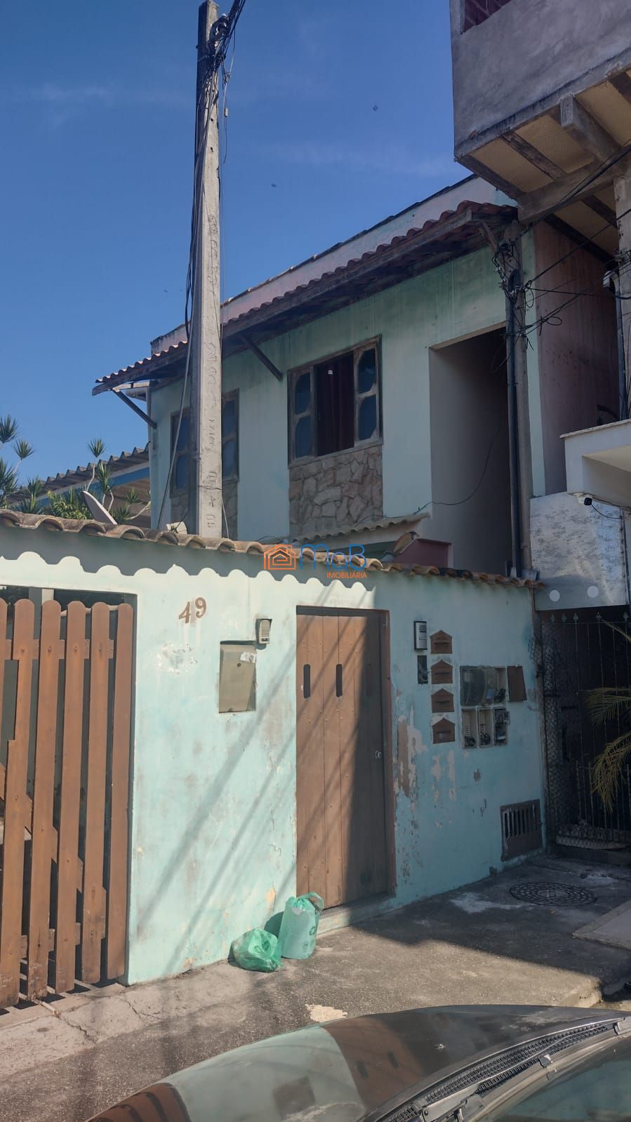 Casa 3 apartamentos com renda de R$3.500/mês. Imóvel versáti