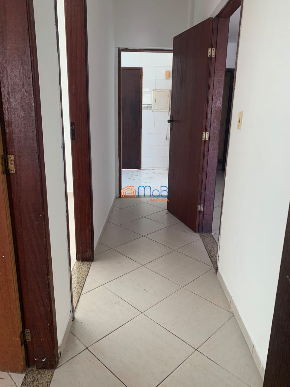 Excelente apartamento com 02 quartos no cajueiros