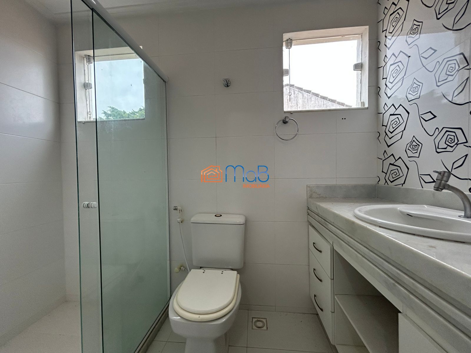 Casa espaçosa de 3 quartos com terraço, vista pra Lagoa e Área de Lazer Completa
