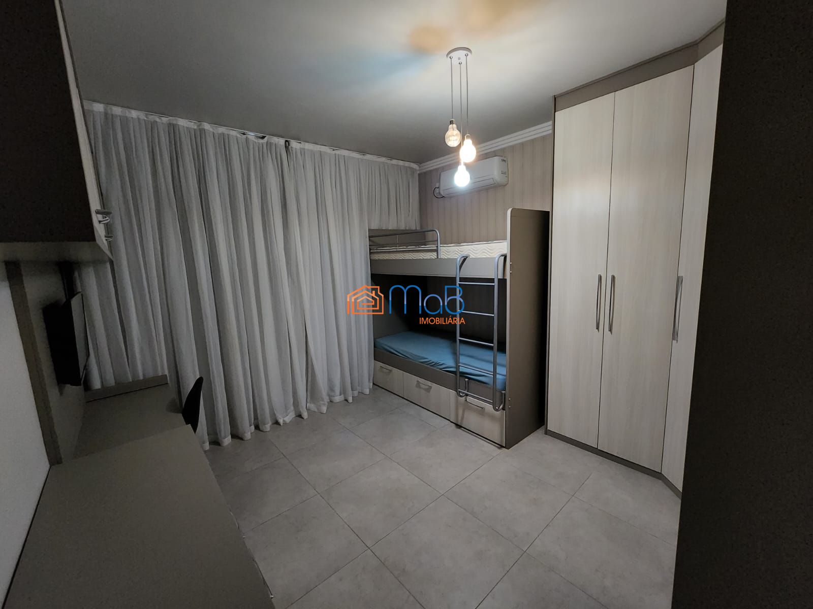 Linda Casa com 03 quartos a venda no Jardim Santo Antônio